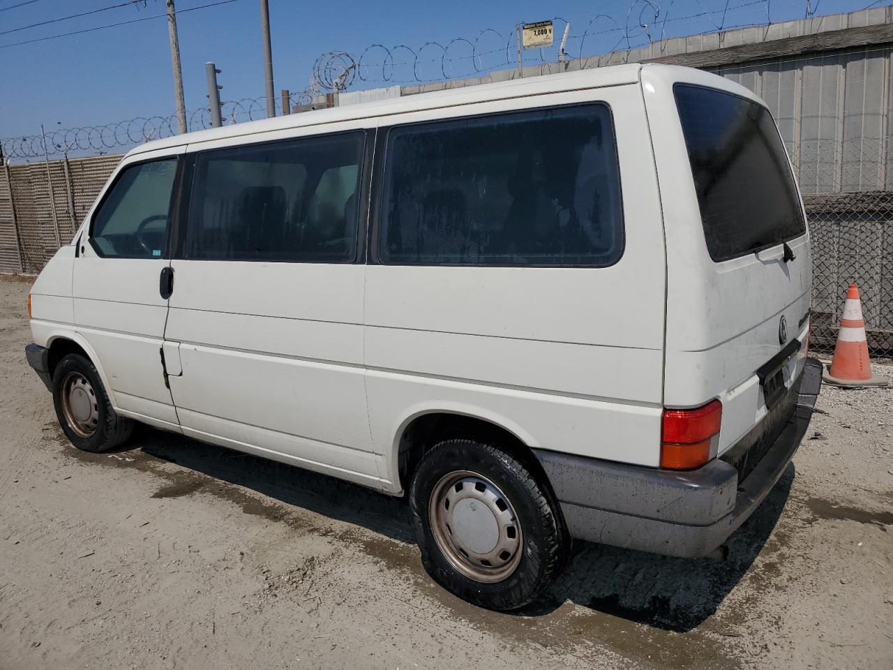 1993 Volkswagen Eurovan Cl   Белый vin: WV2HD0706PH003480