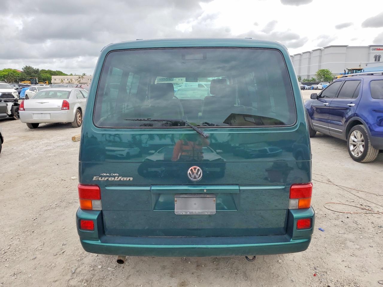 2003 Volkswagen Eurovan Gls Green vin: WV2KB47053H043899