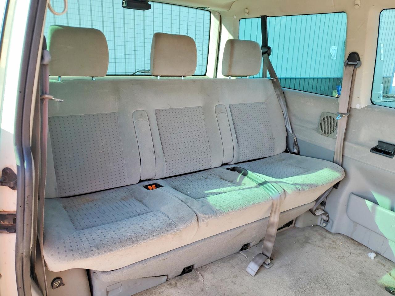 2002 Volkswagen Eurovan Gls Белый vin: WV2KB47092H001928