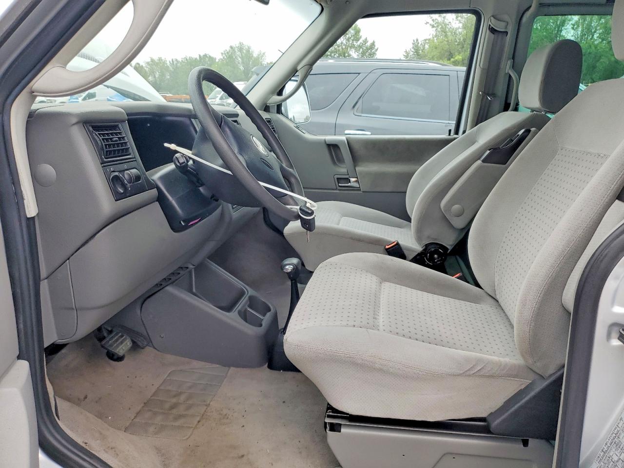 2003 Volkswagen Eurovan Gls Серебряный vin: WV2KB470X3H038634