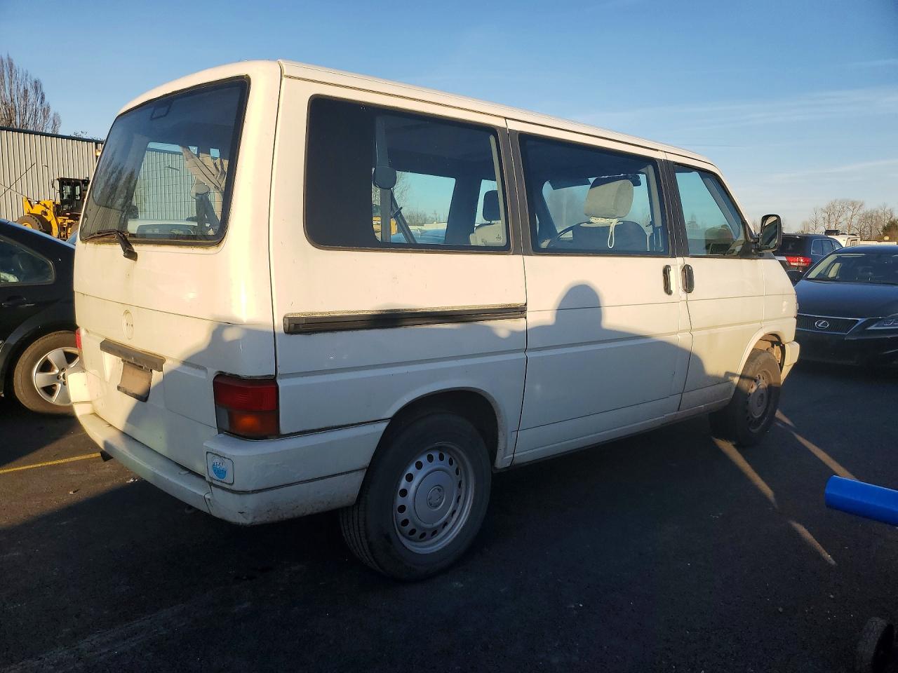 1993 Volkswagen Eurovan Gl Белый vin: WV2KC0702PH021466