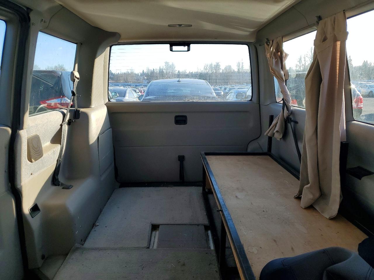 1993 Volkswagen Eurovan Gl Белый vin: WV2KC0702PH021466