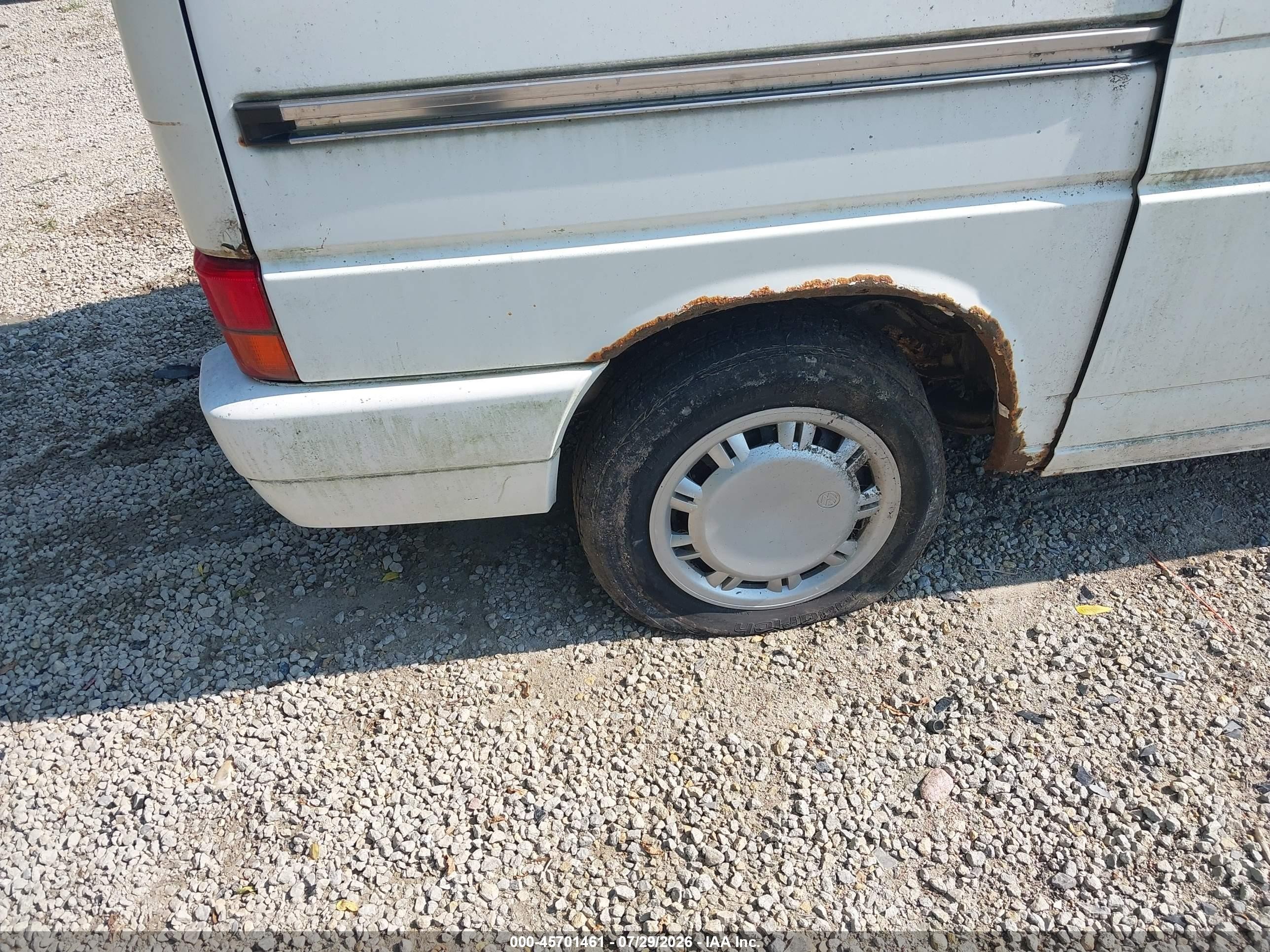 1993 Volkswagen Eurovan Gl White vin: WV2KC0704PH058566