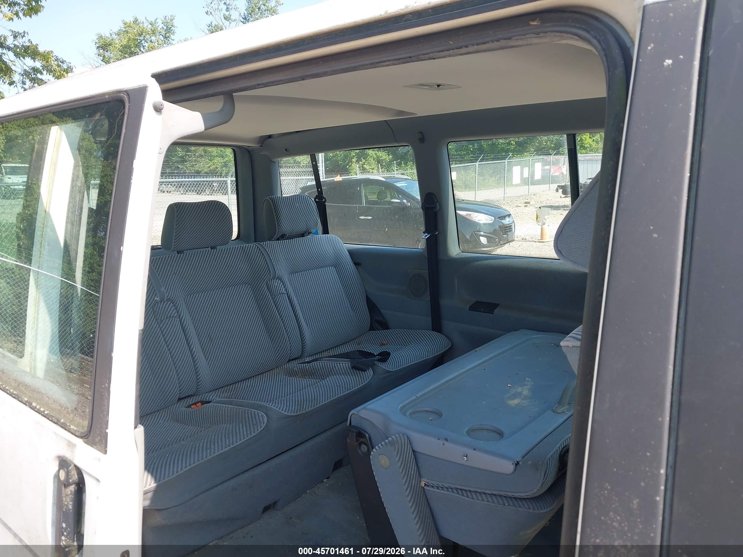 1993 Volkswagen Eurovan Gl White vin: WV2KC0704PH058566