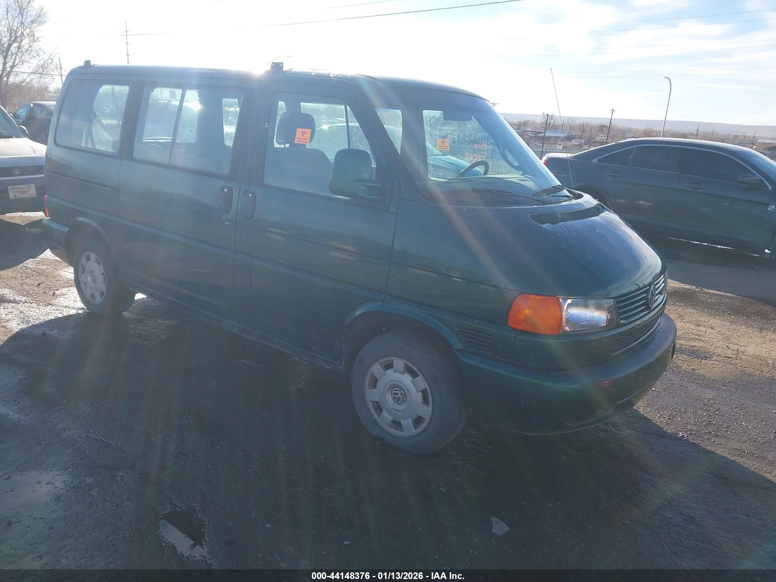 1999 Volkswagen Eurovan Gls Green vin: WV2KH2704XH011888
