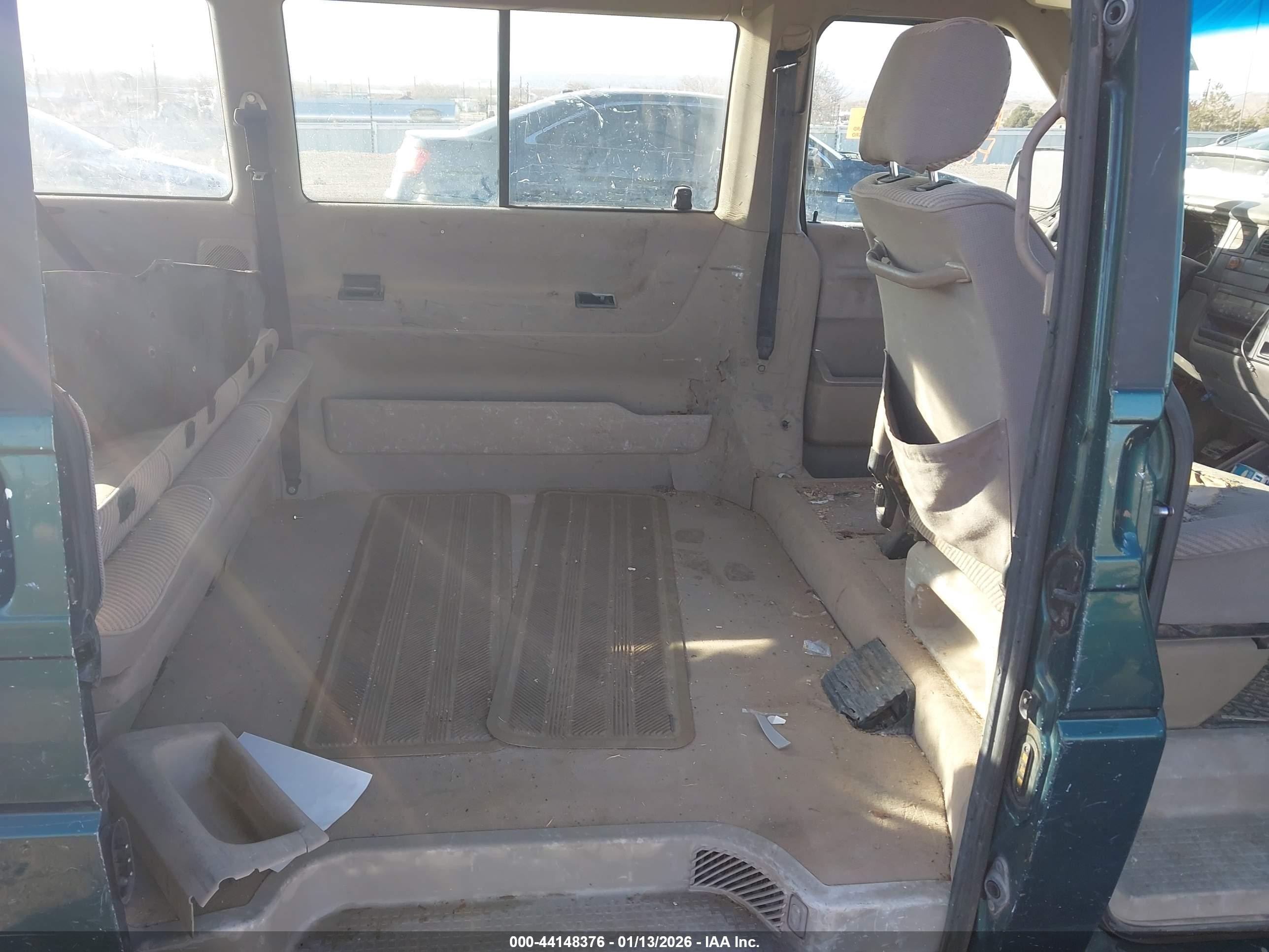 1999 Volkswagen Eurovan Gls Green vin: WV2KH2704XH011888
