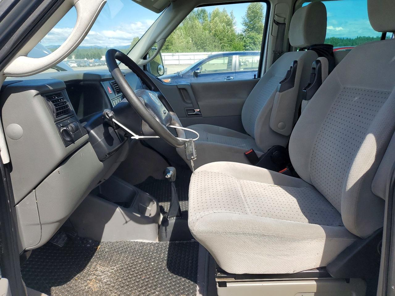 2003 Volkswagen Eurovan Mv Серебряный vin: WV2MB47013H001674