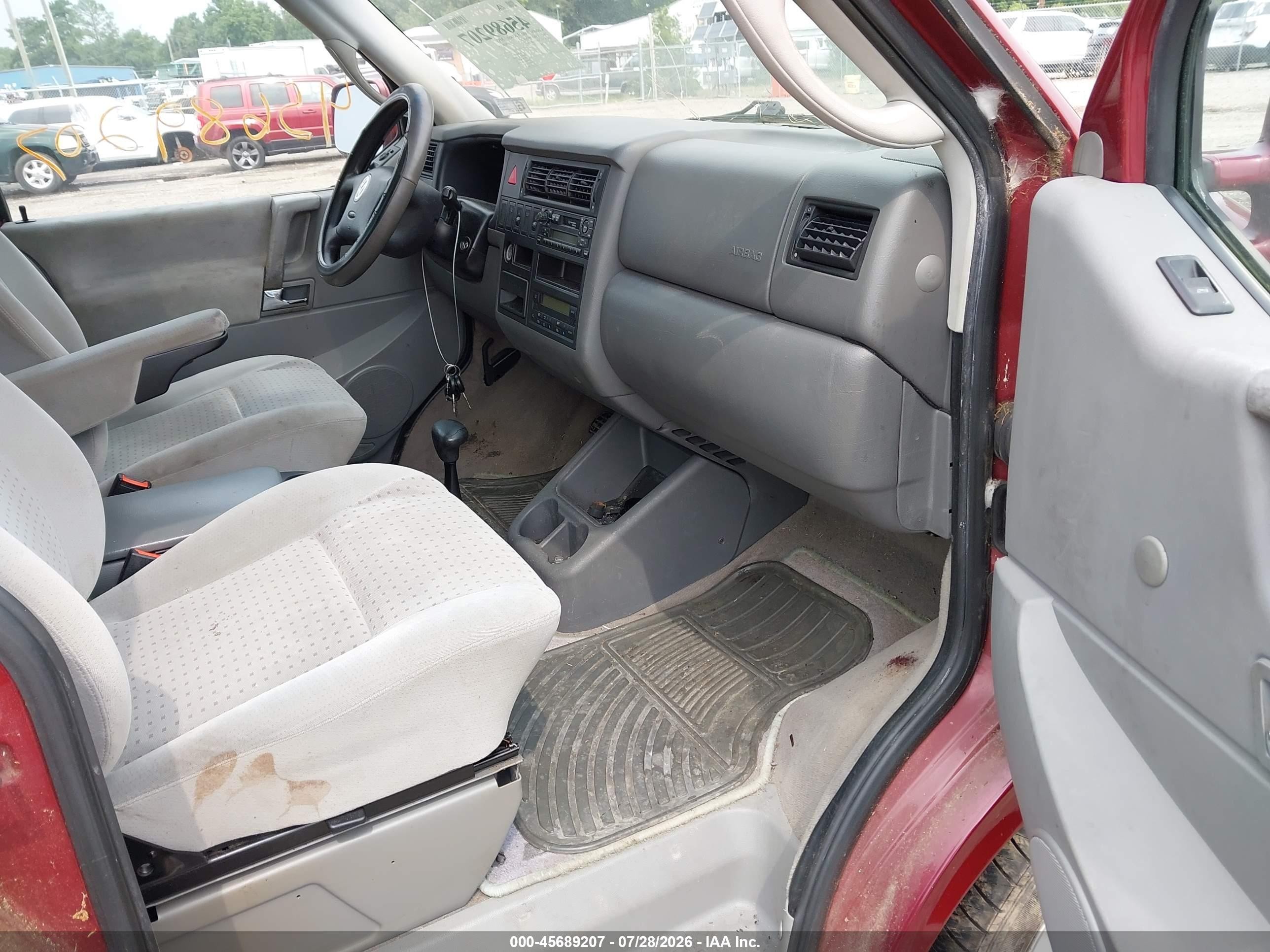 2002 Volkswagen Eurovan Mv Красный vin: WV2MB47022H091884