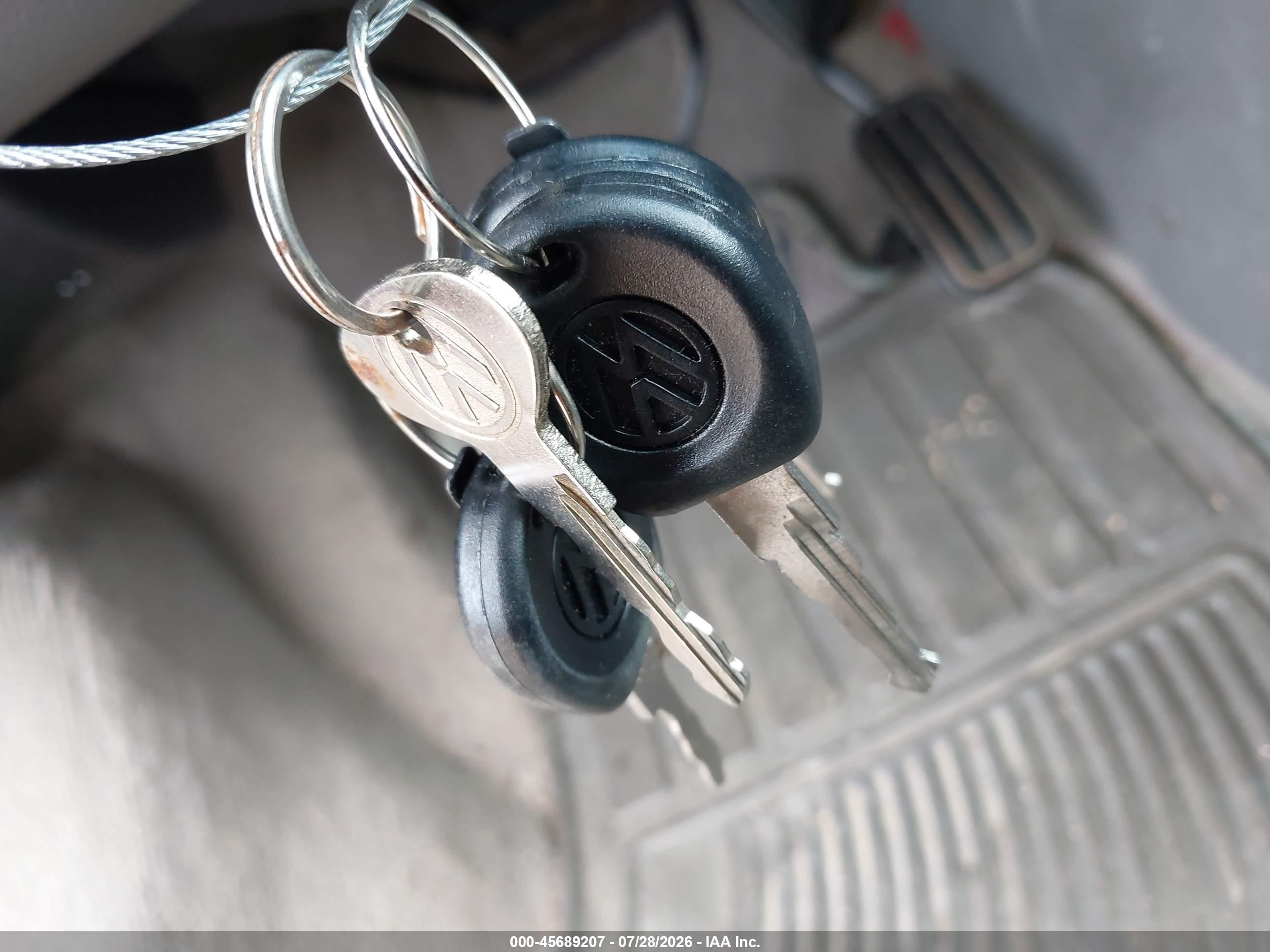 2002 Volkswagen Eurovan Mv Красный vin: WV2MB47022H091884