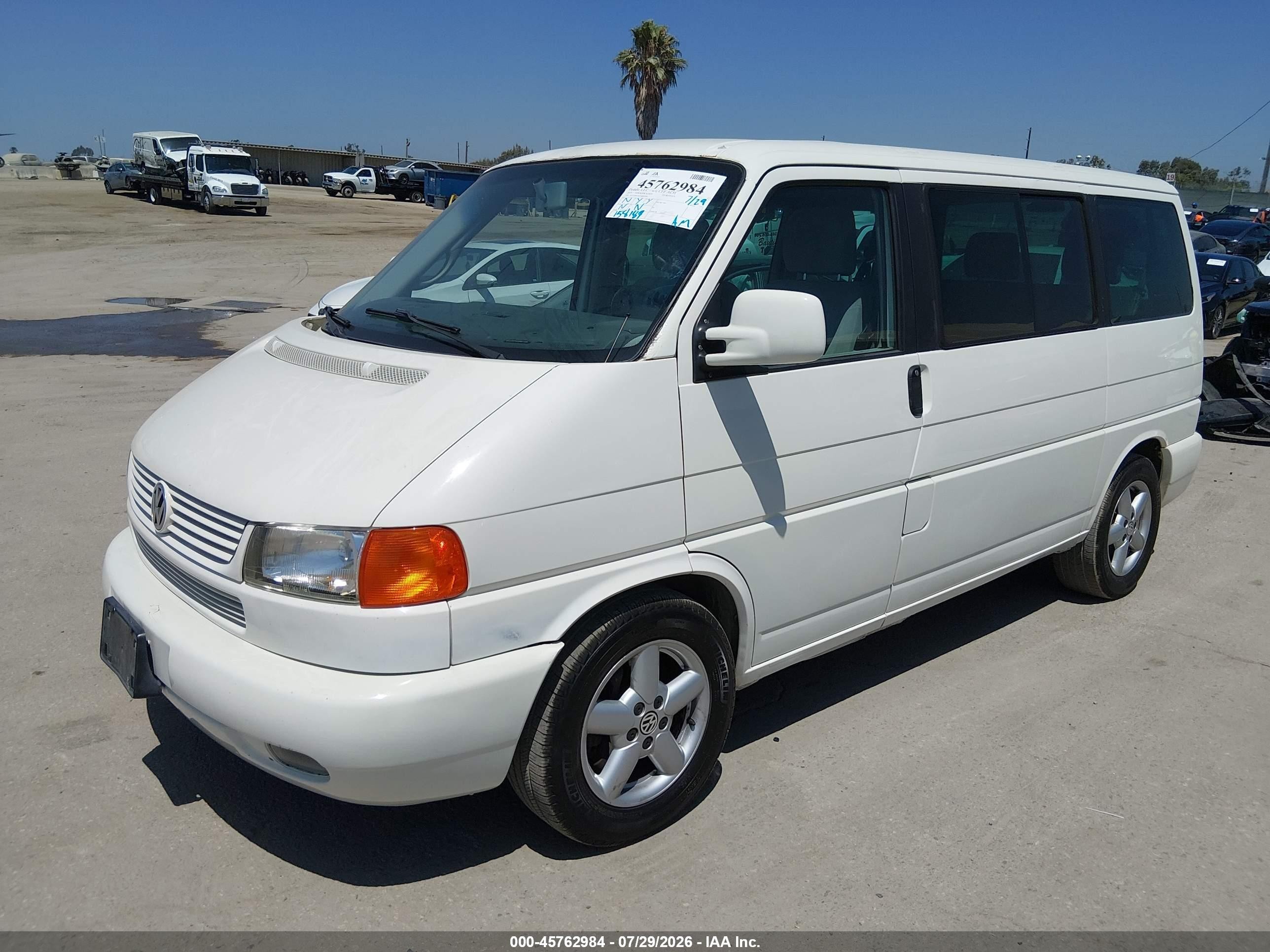 2003 Volkswagen Eurovan Mv Белый vin: WV2MB47033H001899