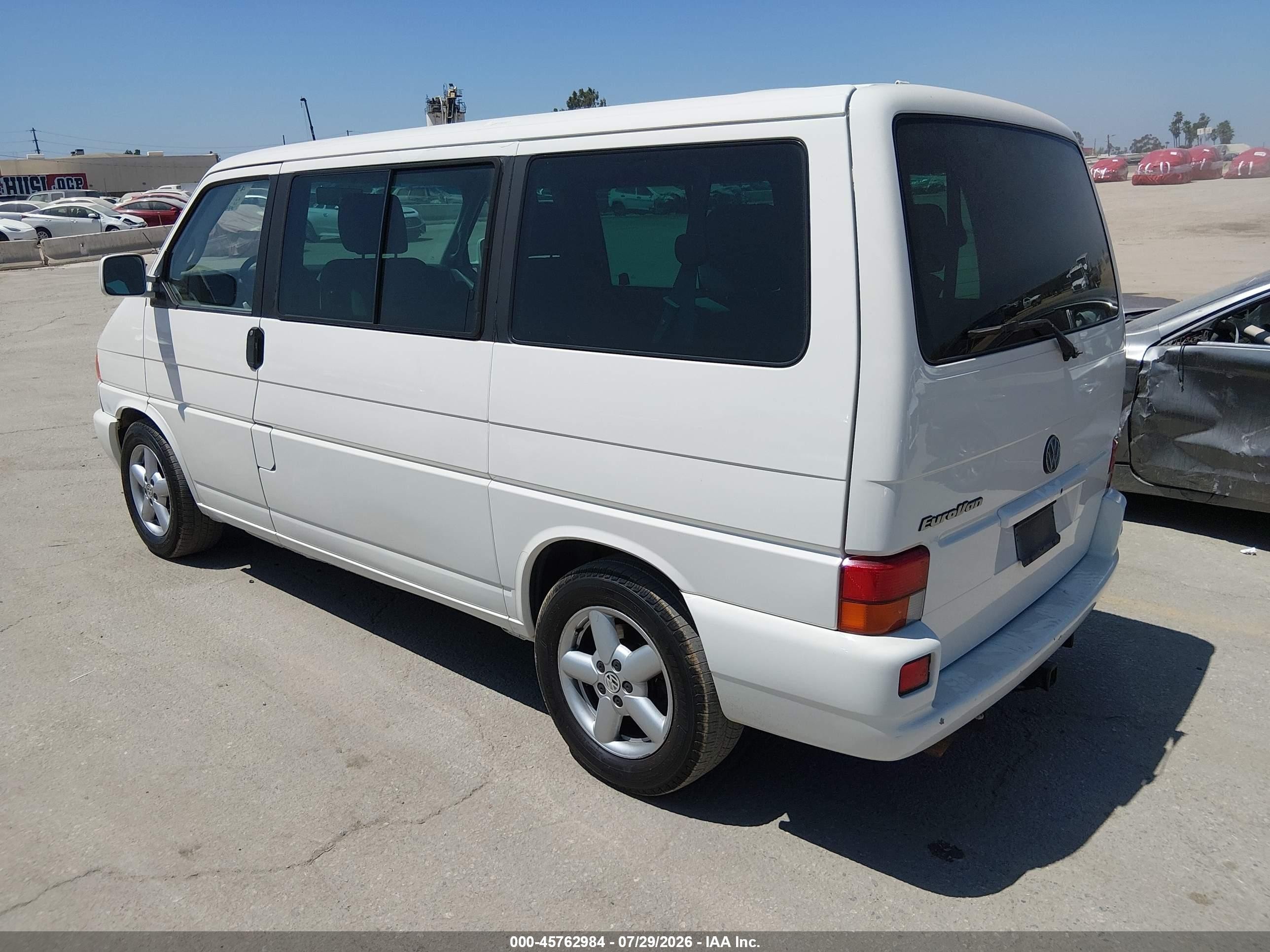 2003 Volkswagen Eurovan Mv Белый vin: WV2MB47033H001899