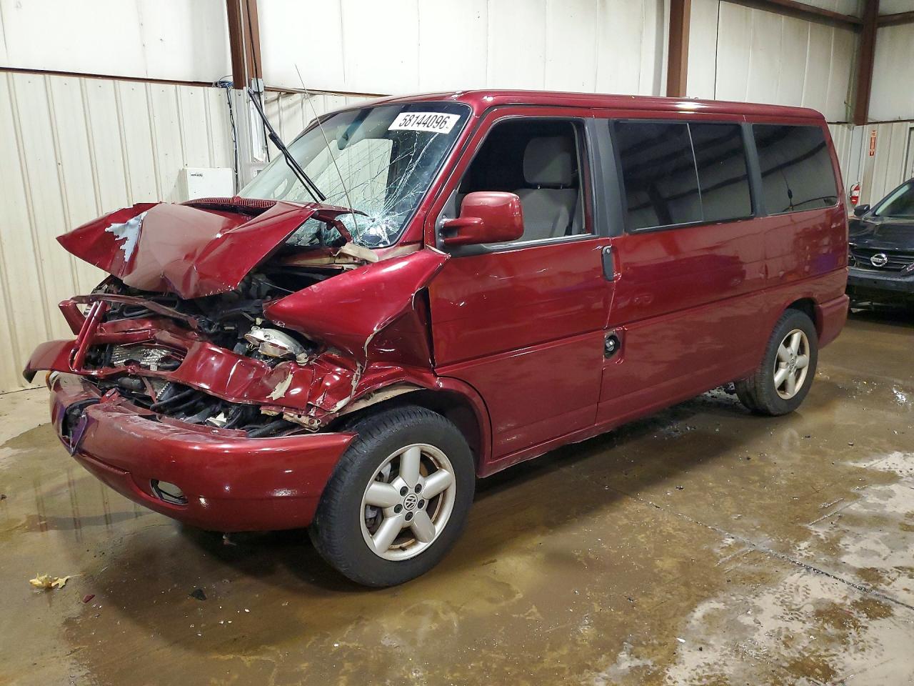 2003 Volkswagen Eurovan Mv Maroon vin: WV2MB47043H025192