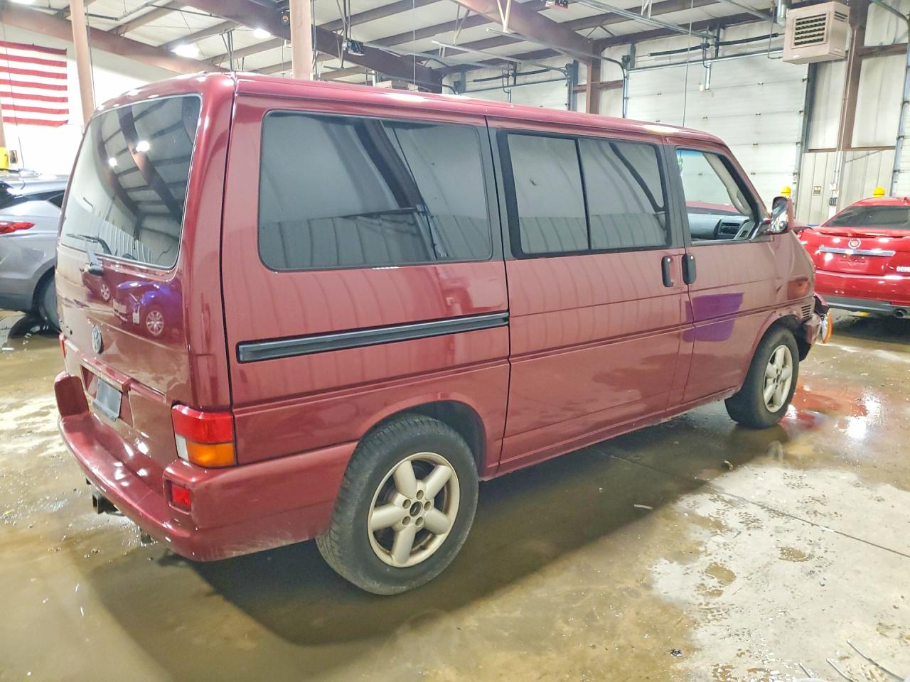 2003 Volkswagen Eurovan Mv Maroon vin: WV2MB47043H025192