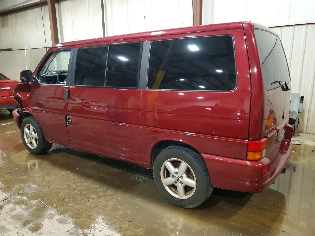 2003 Volkswagen Eurovan Mv Maroon vin: WV2MB47043H025192