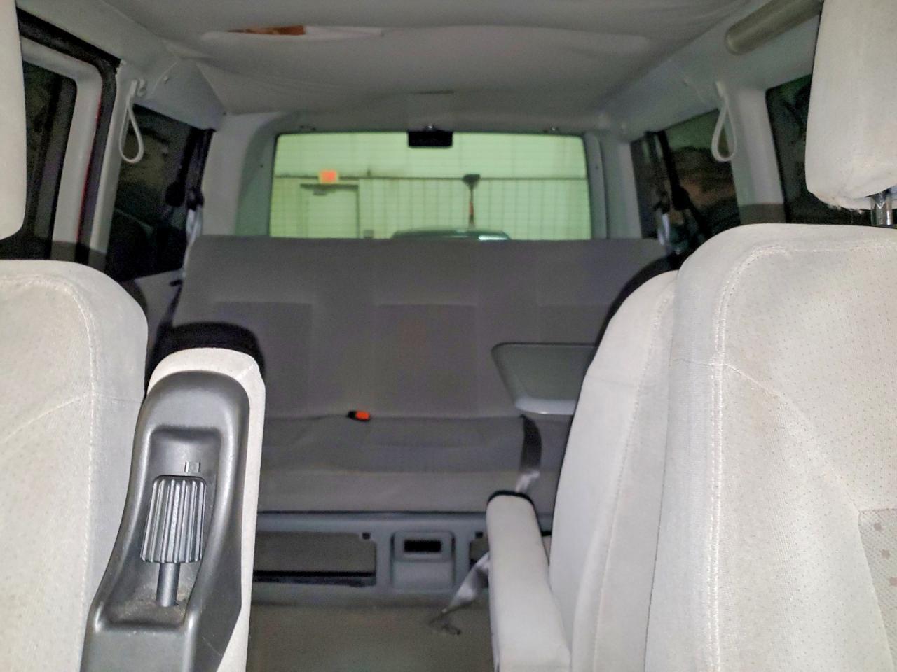2003 Volkswagen Eurovan Mv Maroon vin: WV2MB47043H025192