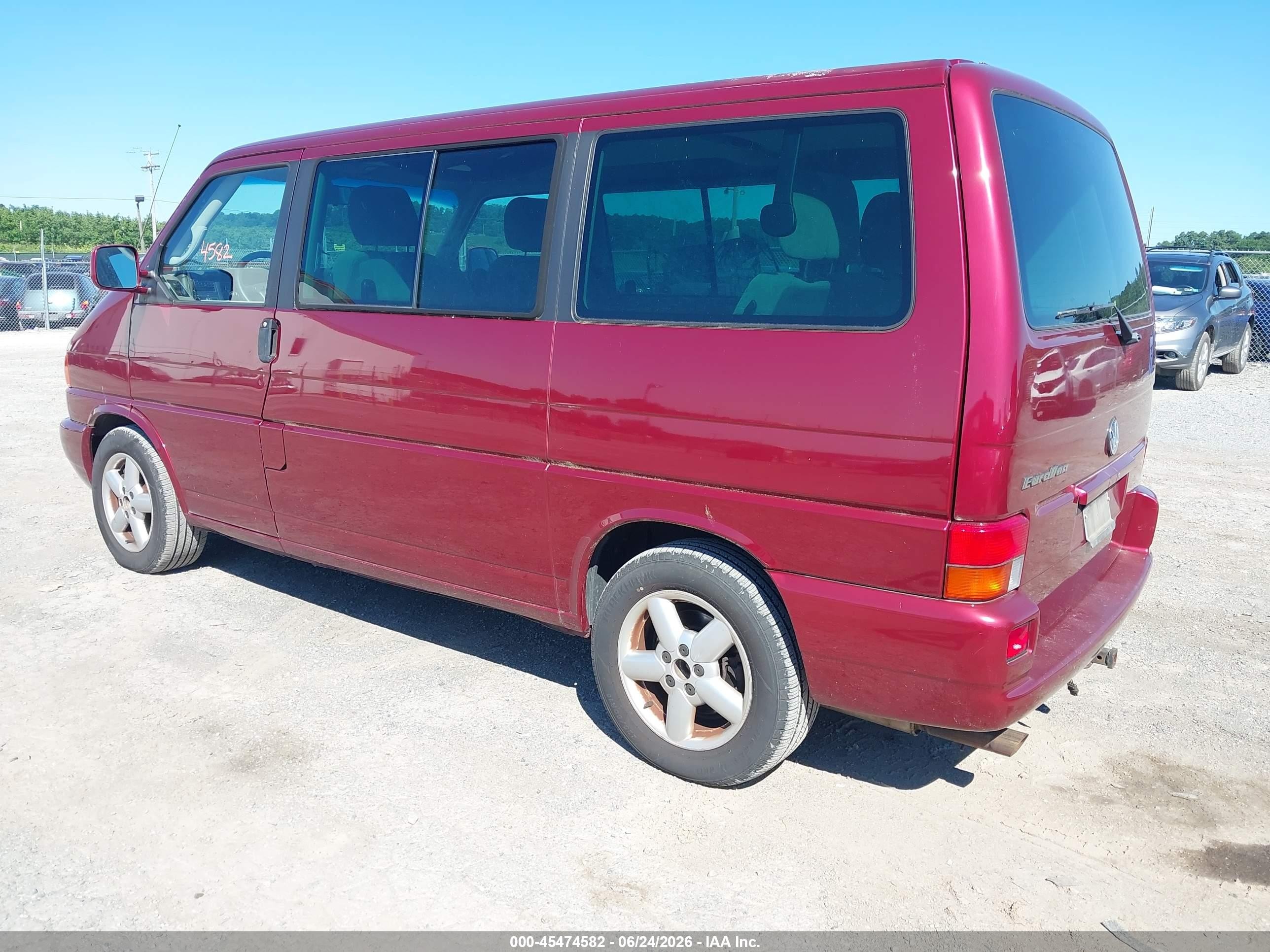 2003 Volkswagen Eurovan Mv Maroon vin: WV2MB47063H025064