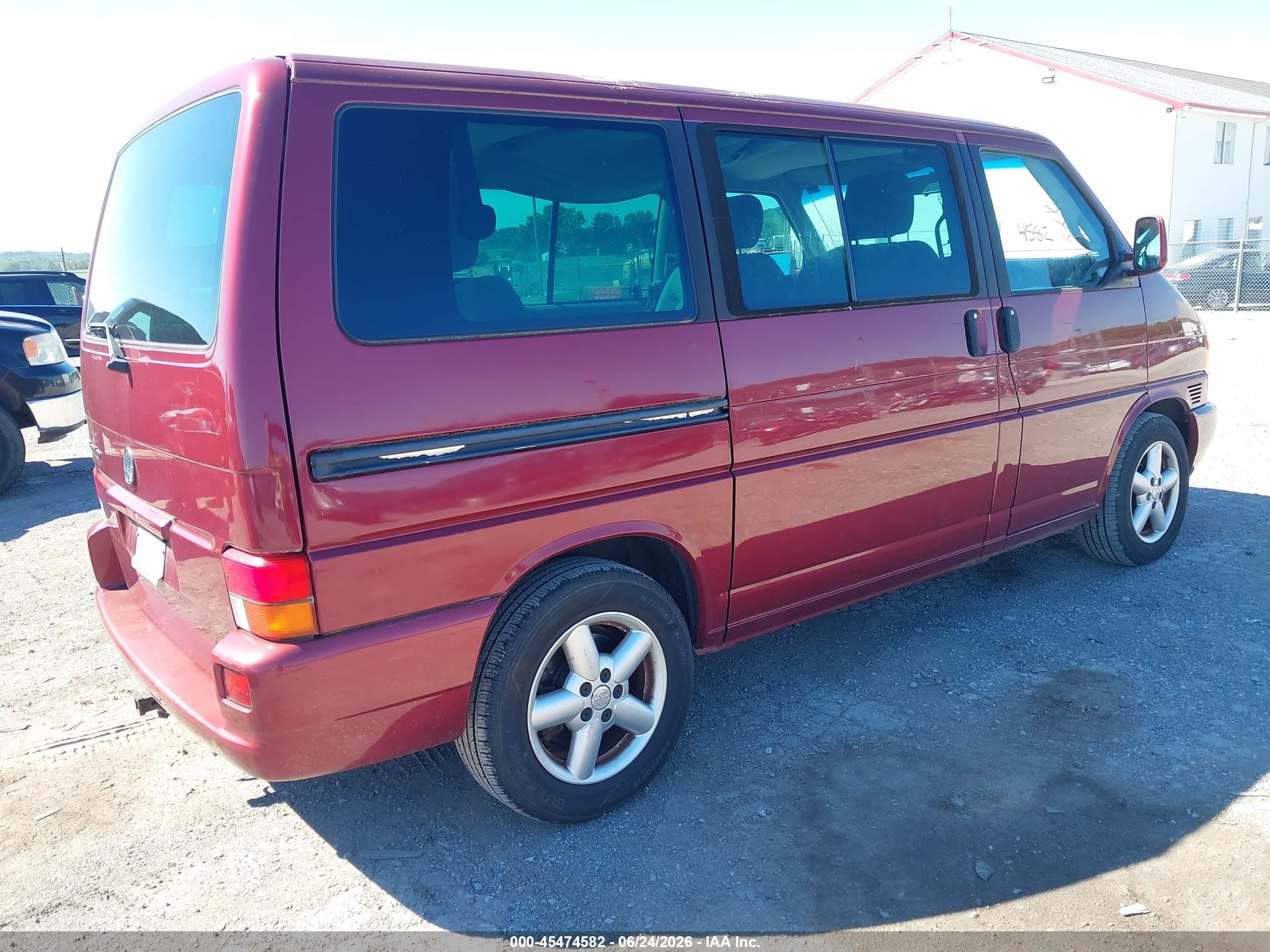 2003 Volkswagen Eurovan Mv Maroon vin: WV2MB47063H025064
