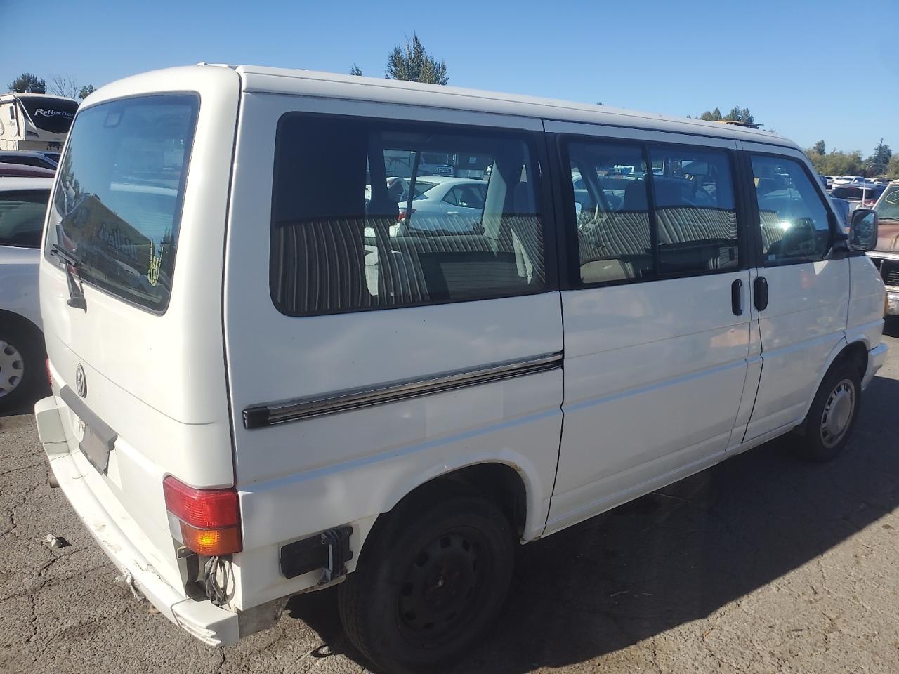 1993 Volkswagen Eurovan Mv Кремовый vin: WV2MC0701PH015733