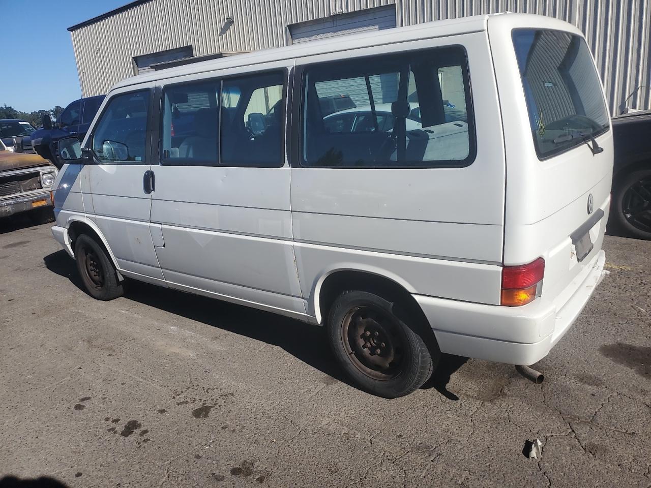 1993 Volkswagen Eurovan Mv Кремовый vin: WV2MC0701PH015733