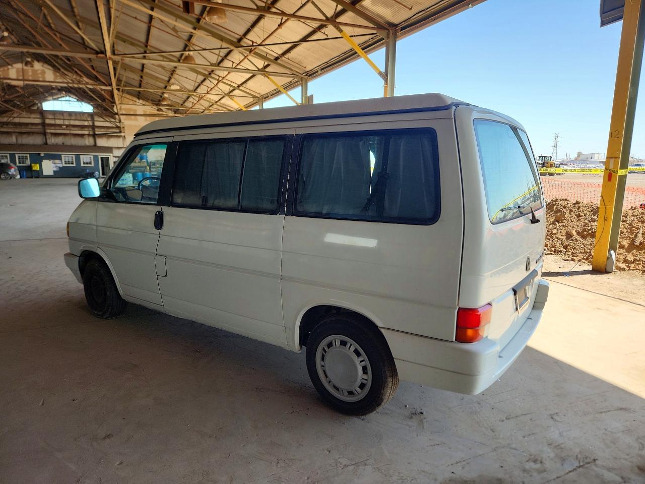 1993 Volkswagen Eurovan Mv White vin: WV2MC0701PH070974