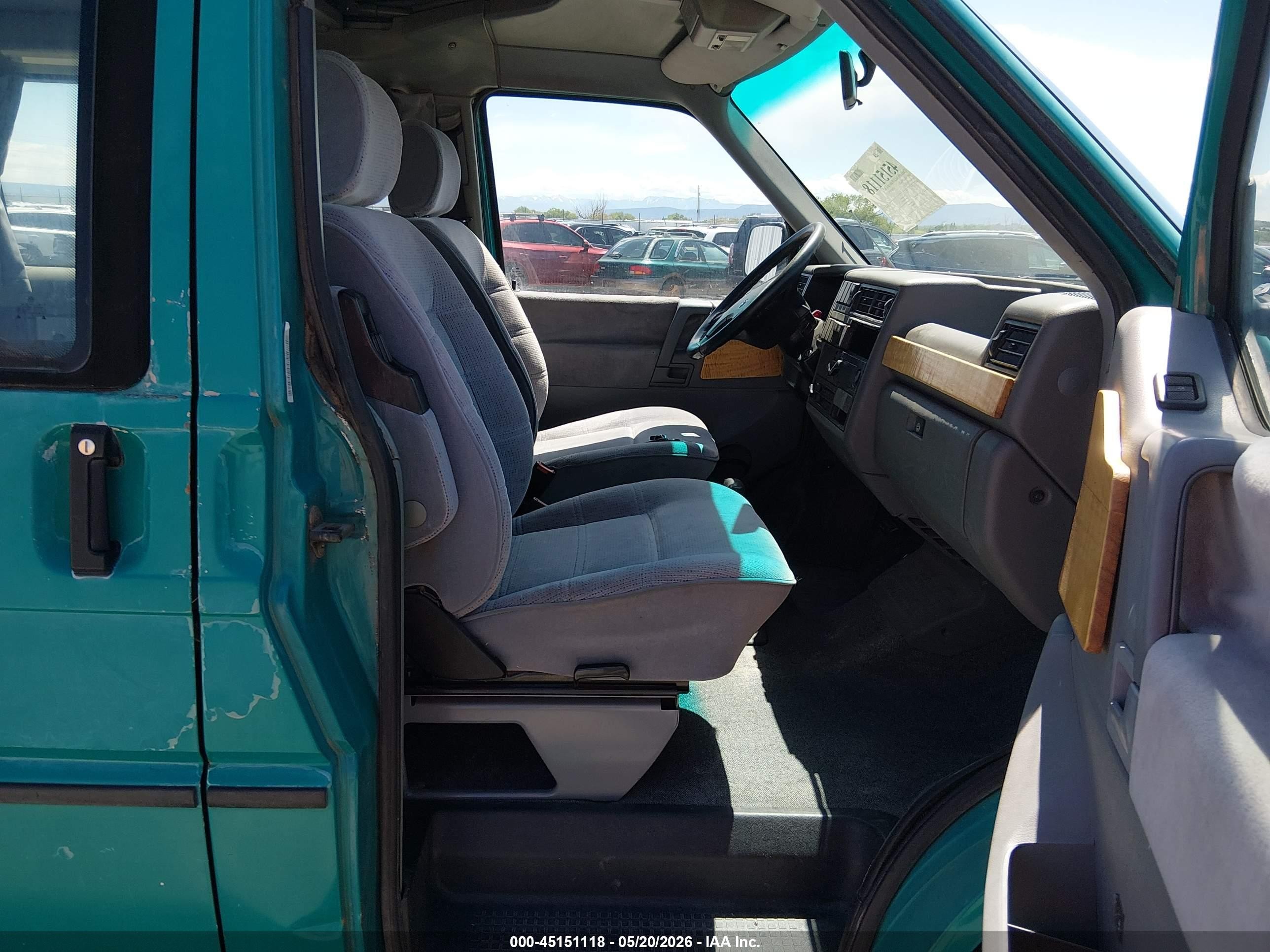1993 Volkswagen Eurovan Mv Зеленый vin: WV2MC0702PH021251