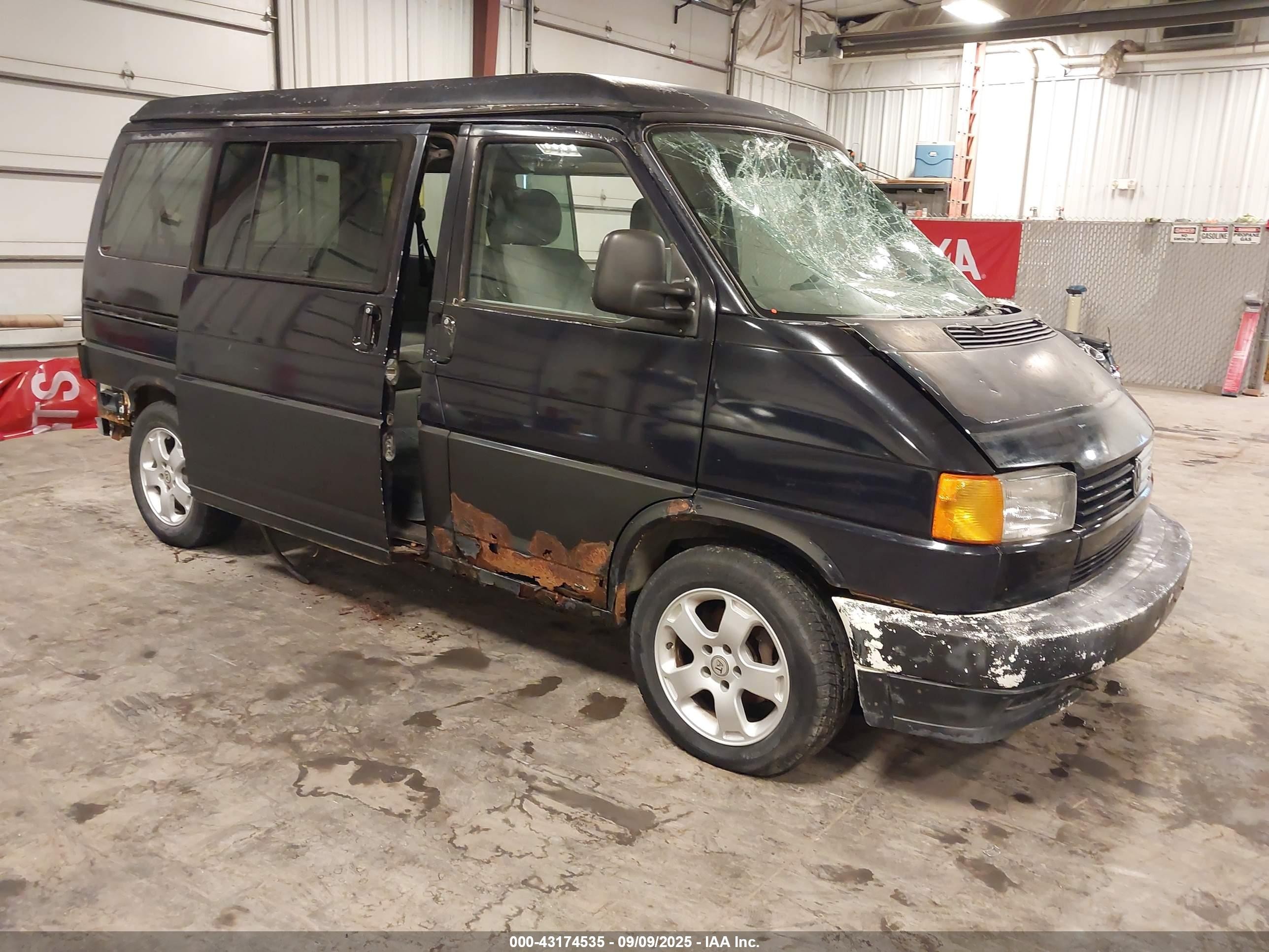 1993 Volkswagen Eurovan Mv Black vin: WV2MC0702PH043668