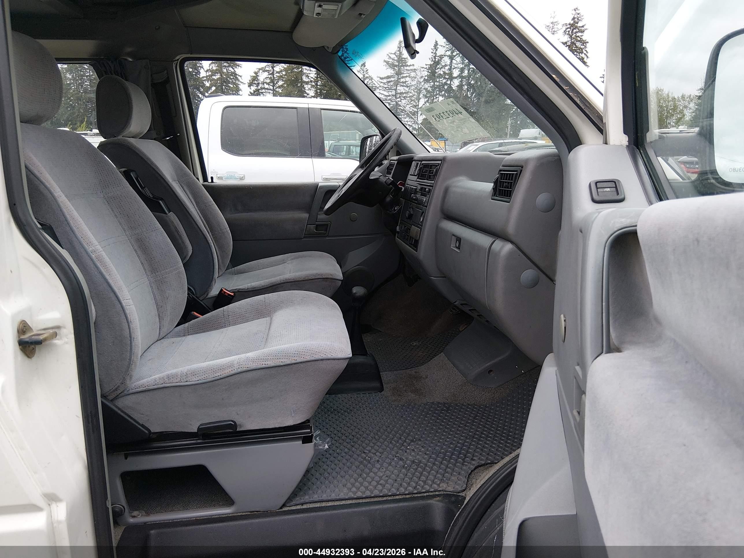 1993 Volkswagen Eurovan Mv Белый vin: WV2MC0705PH050226