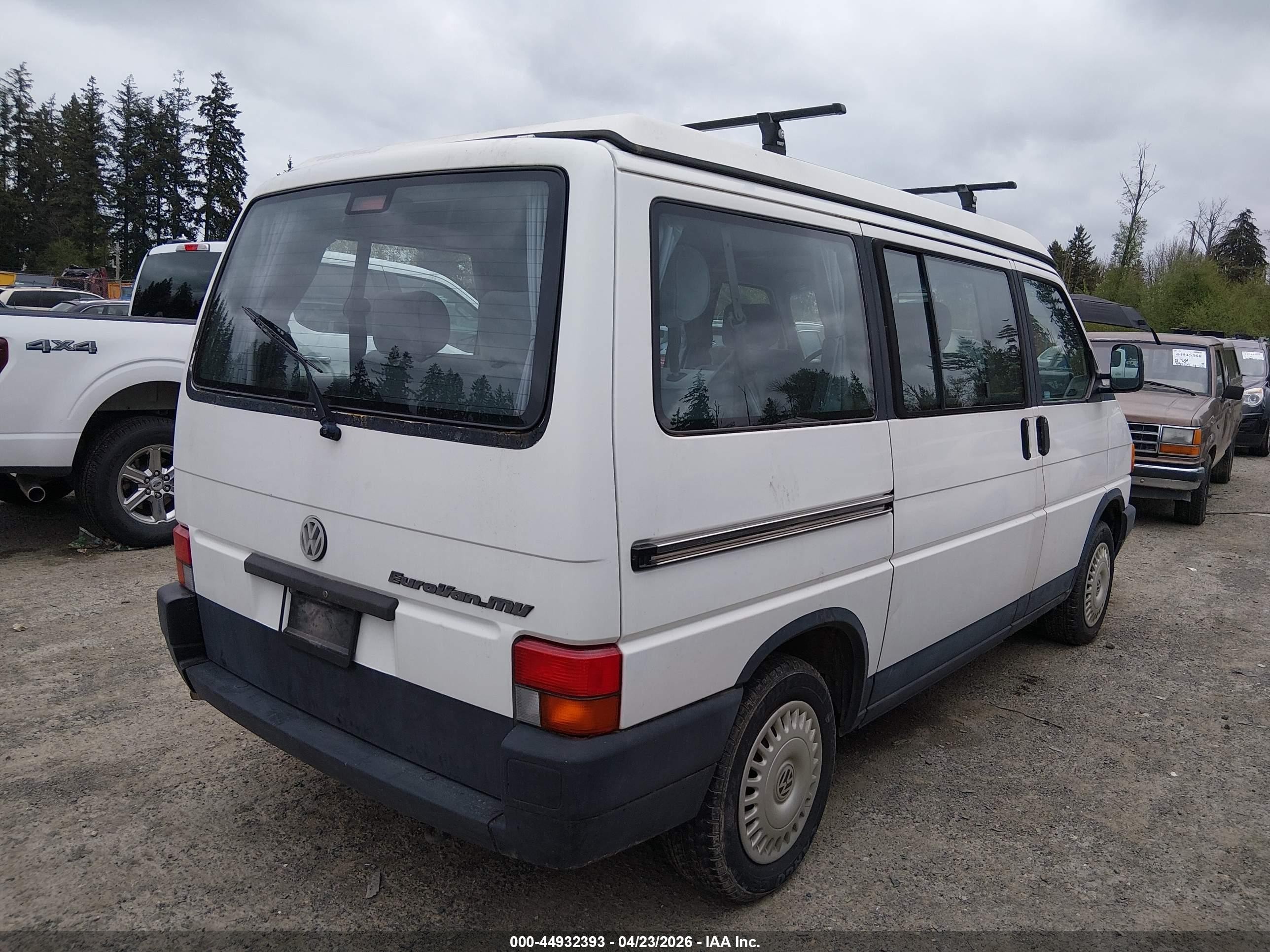 1993 Volkswagen Eurovan Mv Белый vin: WV2MC0705PH050226