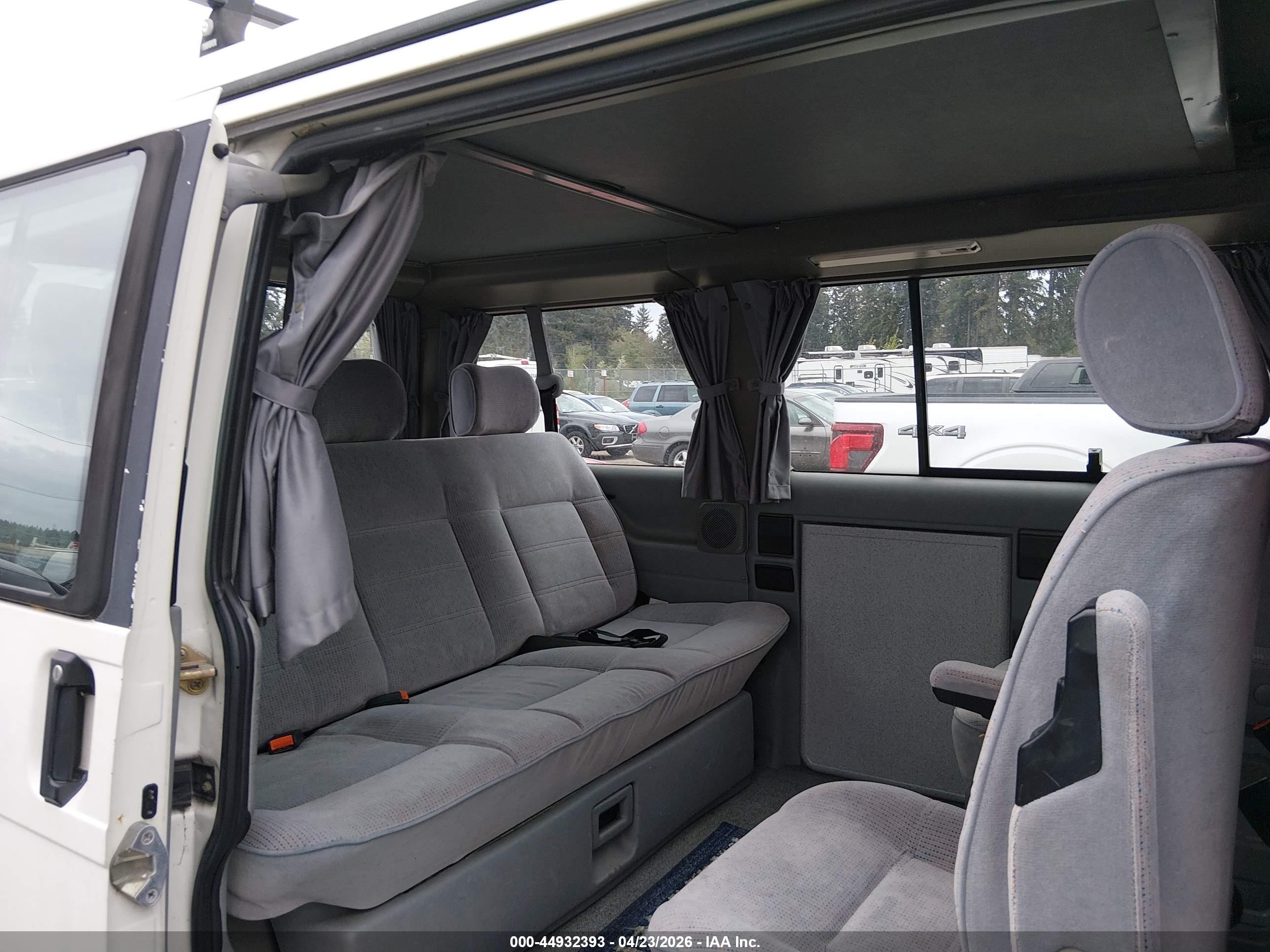 1993 Volkswagen Eurovan Mv Белый vin: WV2MC0705PH050226