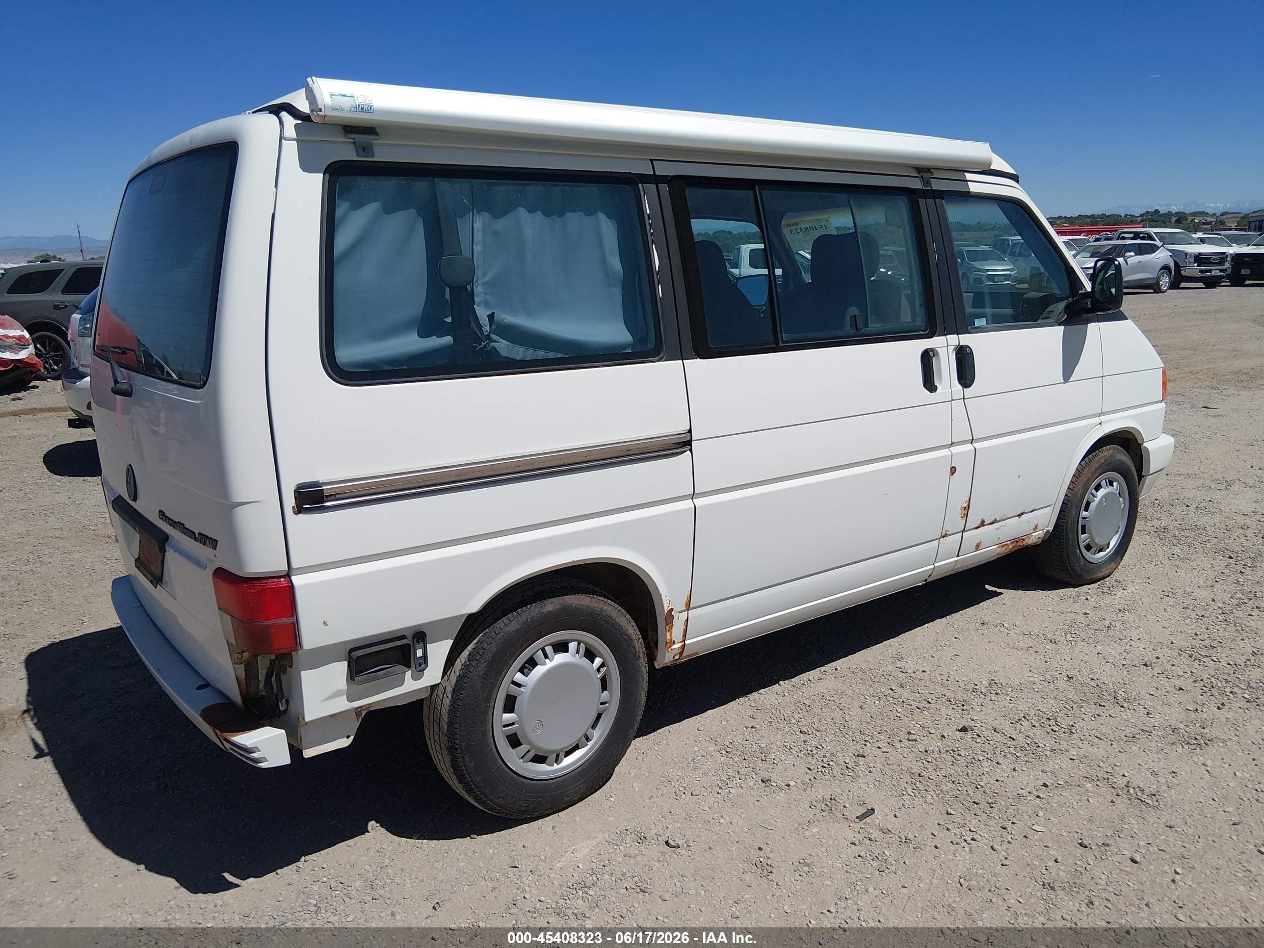 1993 Volkswagen Eurovan Mv Белый vin: WV2MC0705PH072002