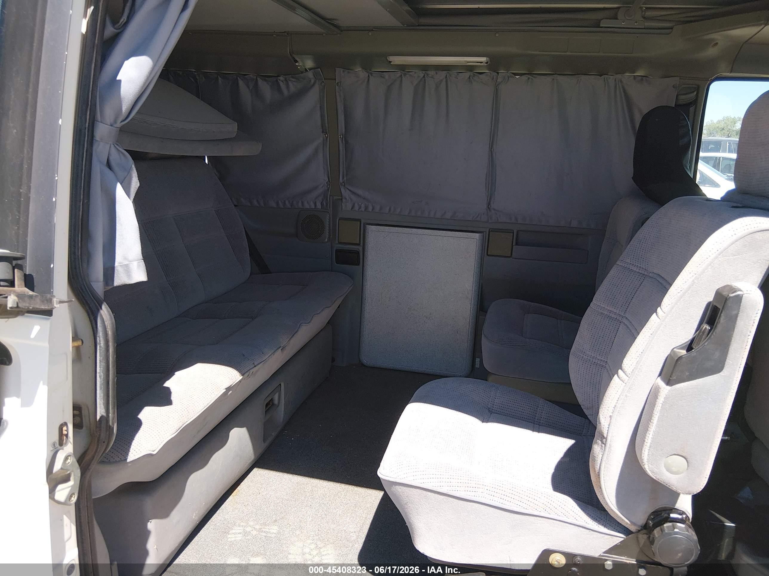 1993 Volkswagen Eurovan Mv Белый vin: WV2MC0705PH072002