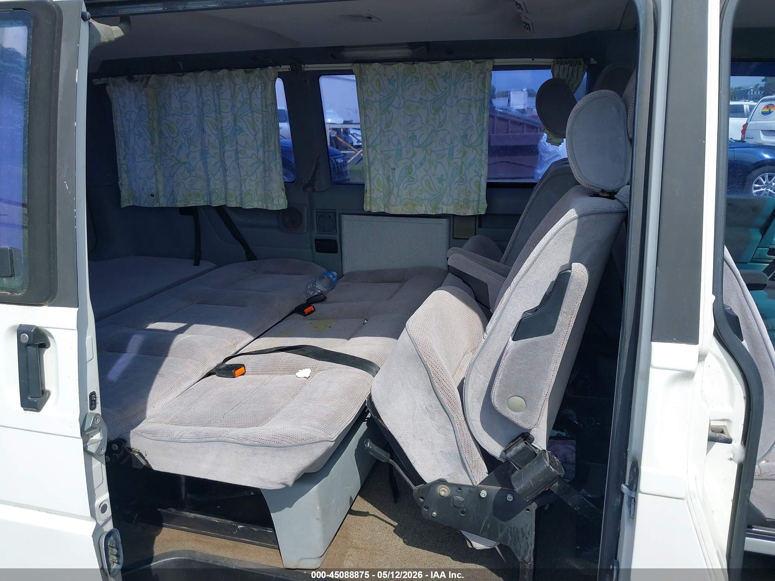 1993 Volkswagen Eurovan Mv Белый vin: WV2MC0707PH059882