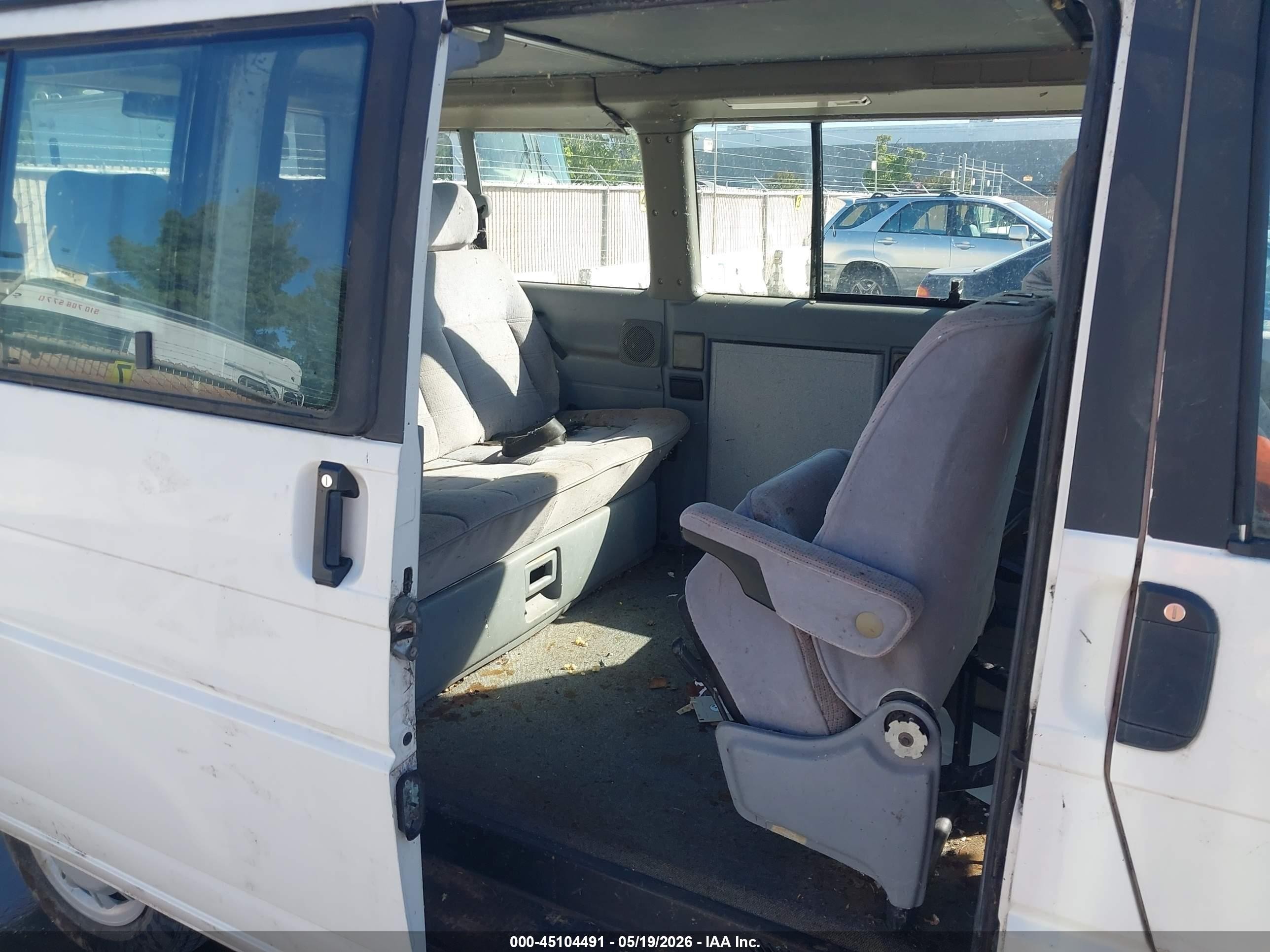 1993 Volkswagen Eurovan Mv Белый vin: WV2MD0705PH033374