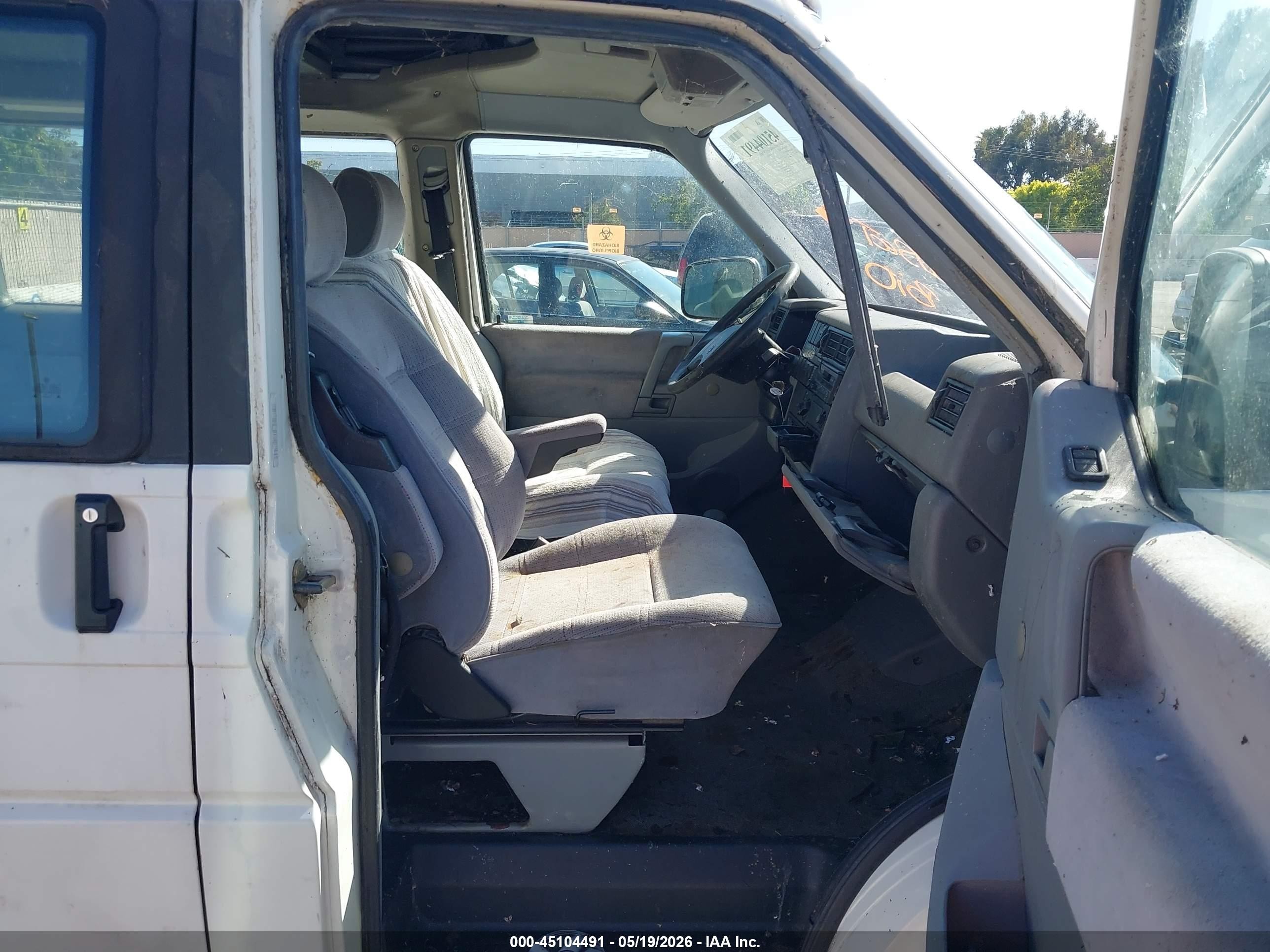 1993 Volkswagen Eurovan Mv Белый vin: WV2MD0705PH033374