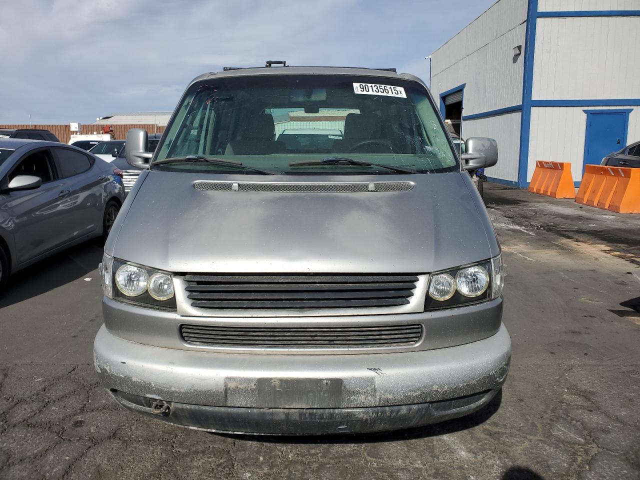 1999 Volkswagen Eurovan Mv Silver vin: WV2MH2702XH018024