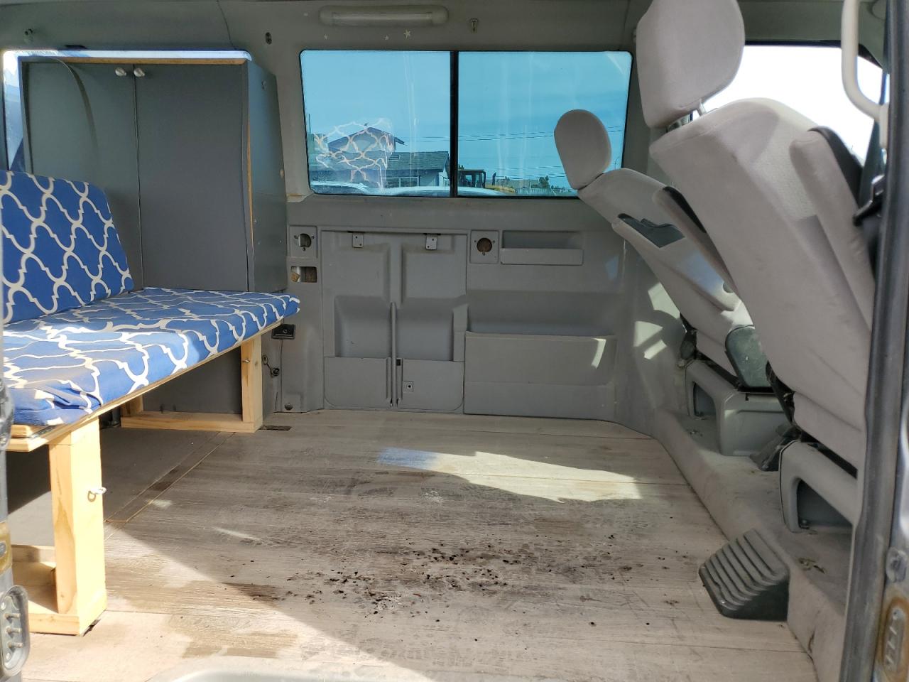 1999 Volkswagen Eurovan Mv Silver vin: WV2MH2702XH018024