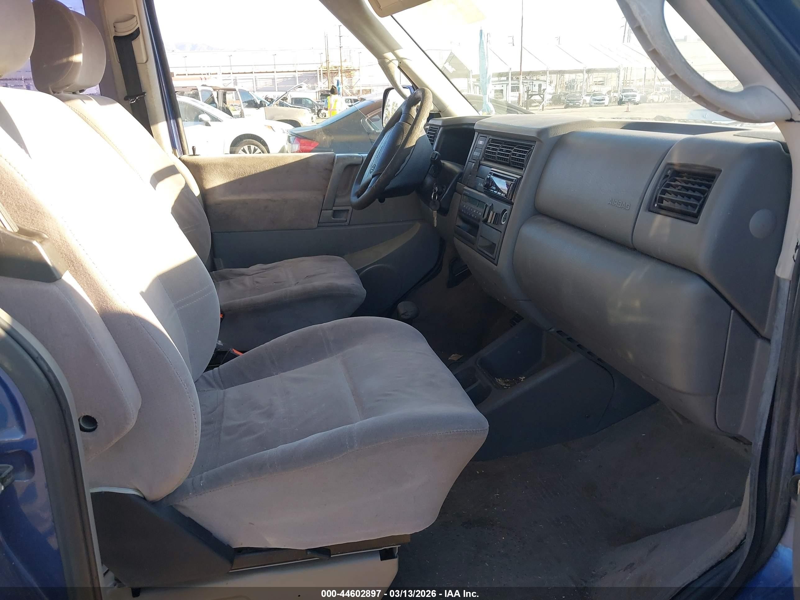 1999 Volkswagen Eurovan Mv Черный vin: WV2MH2703XH001216