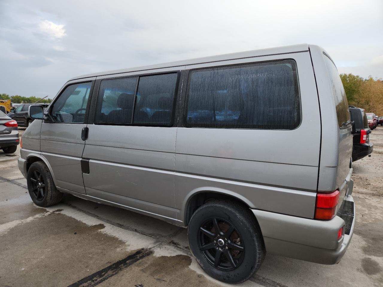 1999 Volkswagen Eurovan Mv Бежевый vin: WV2MH2707XH046353