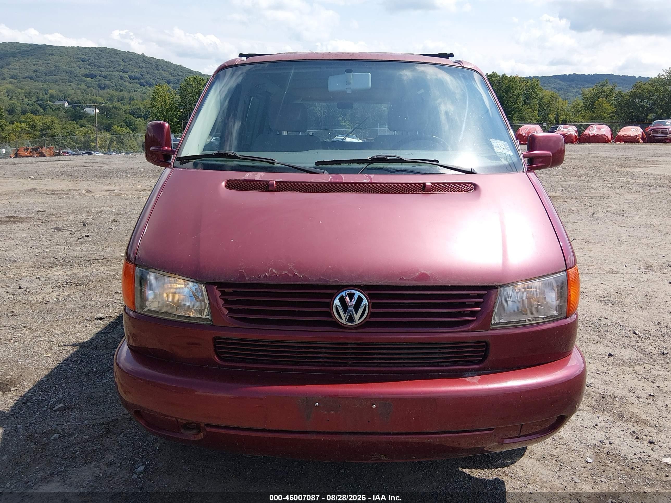 2000 Volkswagen Eurovan Mv Red vin: WV2MH4708YH092898