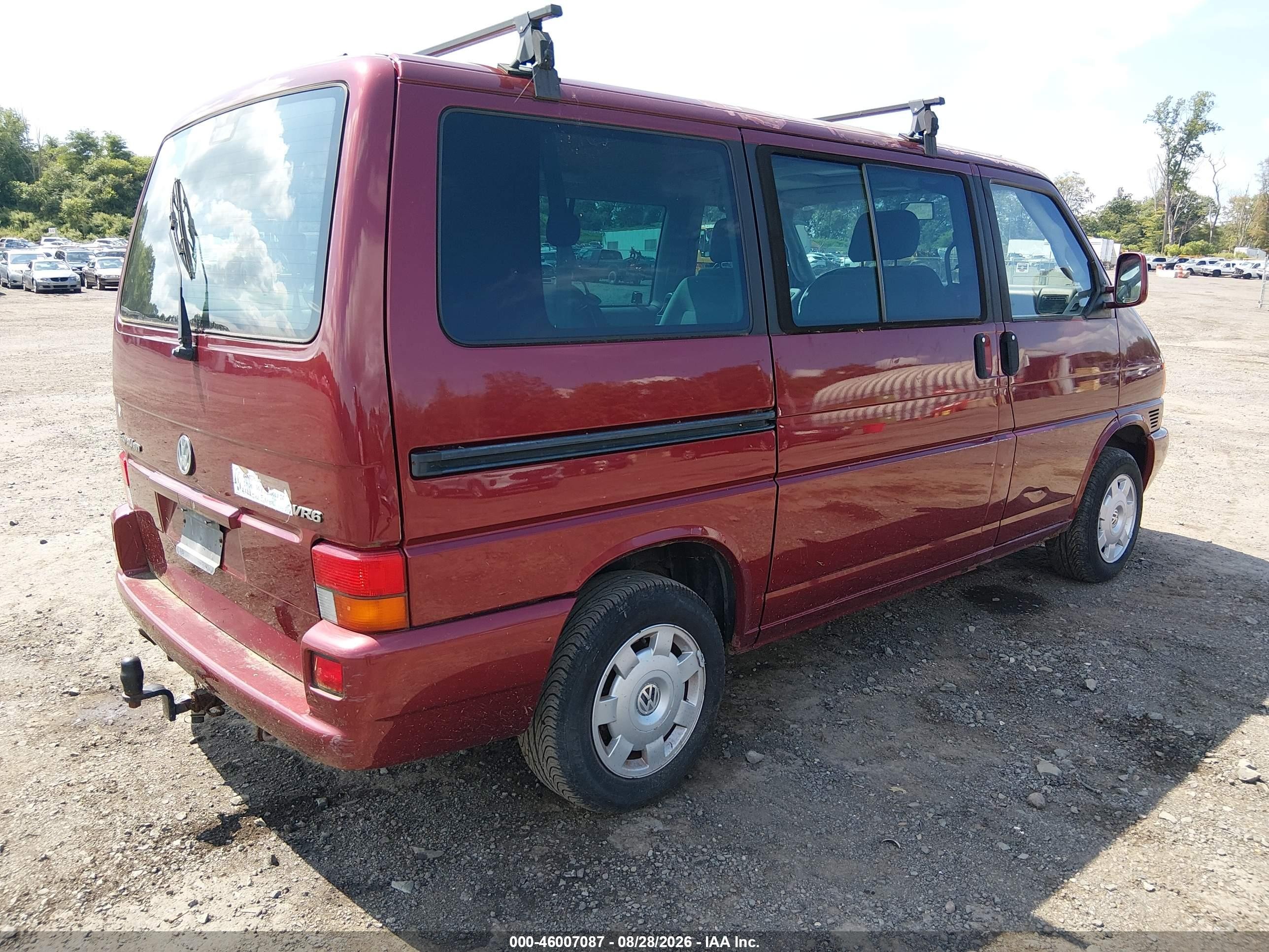 2000 Volkswagen Eurovan Mv Red vin: WV2MH4708YH092898
