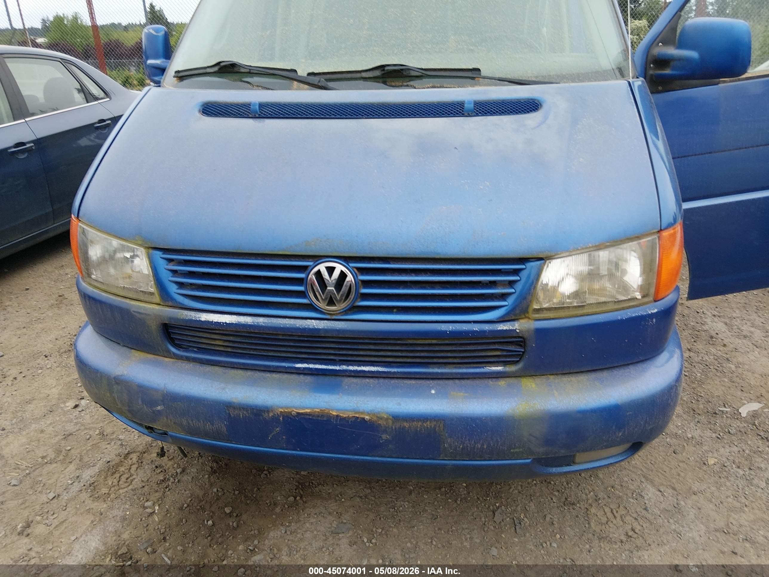 2001 Volkswagen Eurovan Mv Синий vin: WV2NB47001H040001