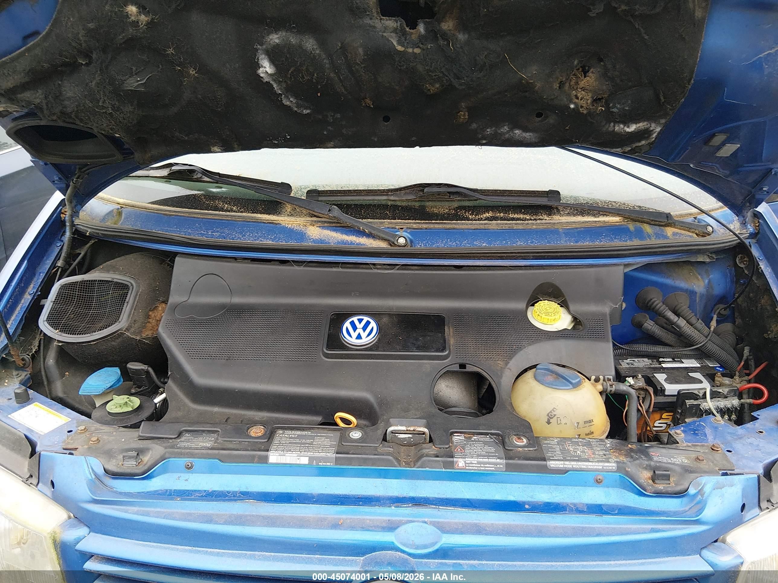 2001 Volkswagen Eurovan Mv Синий vin: WV2NB47001H040001