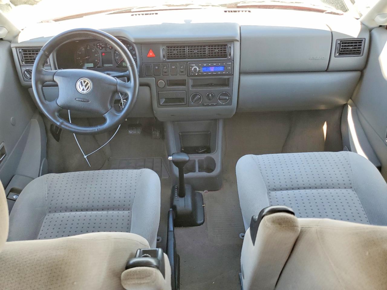 2001 Volkswagen Eurovan Mv Burgundy vin: WV2NB47001H112153