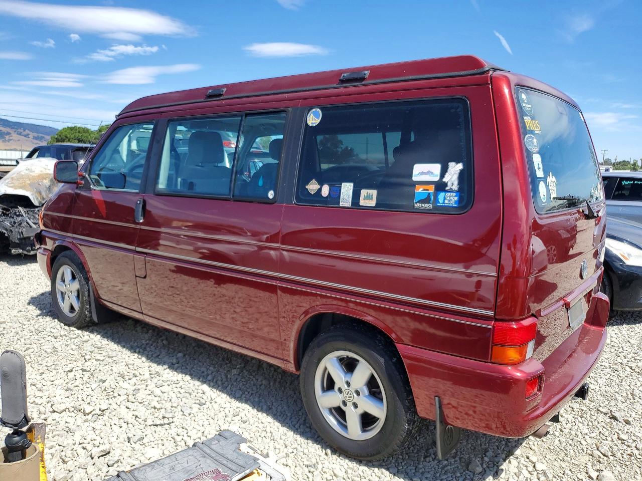 2001 Volkswagen Eurovan Mv Burgundy vin: WV2NB47001H112153