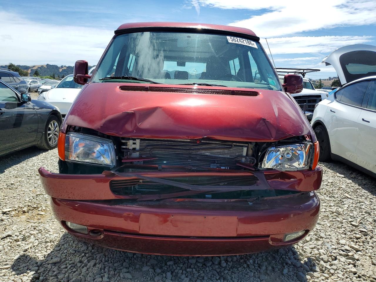 2001 Volkswagen Eurovan Mv Burgundy vin: WV2NB47001H112153