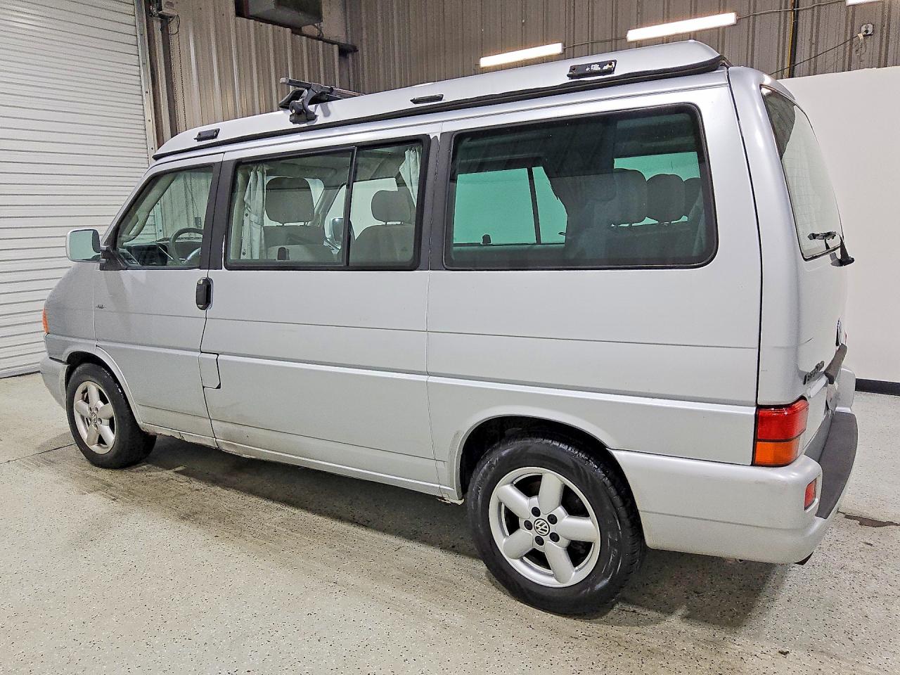 2002 Volkswagen Eurovan Mv Silver vin: WV2NB47012H017117