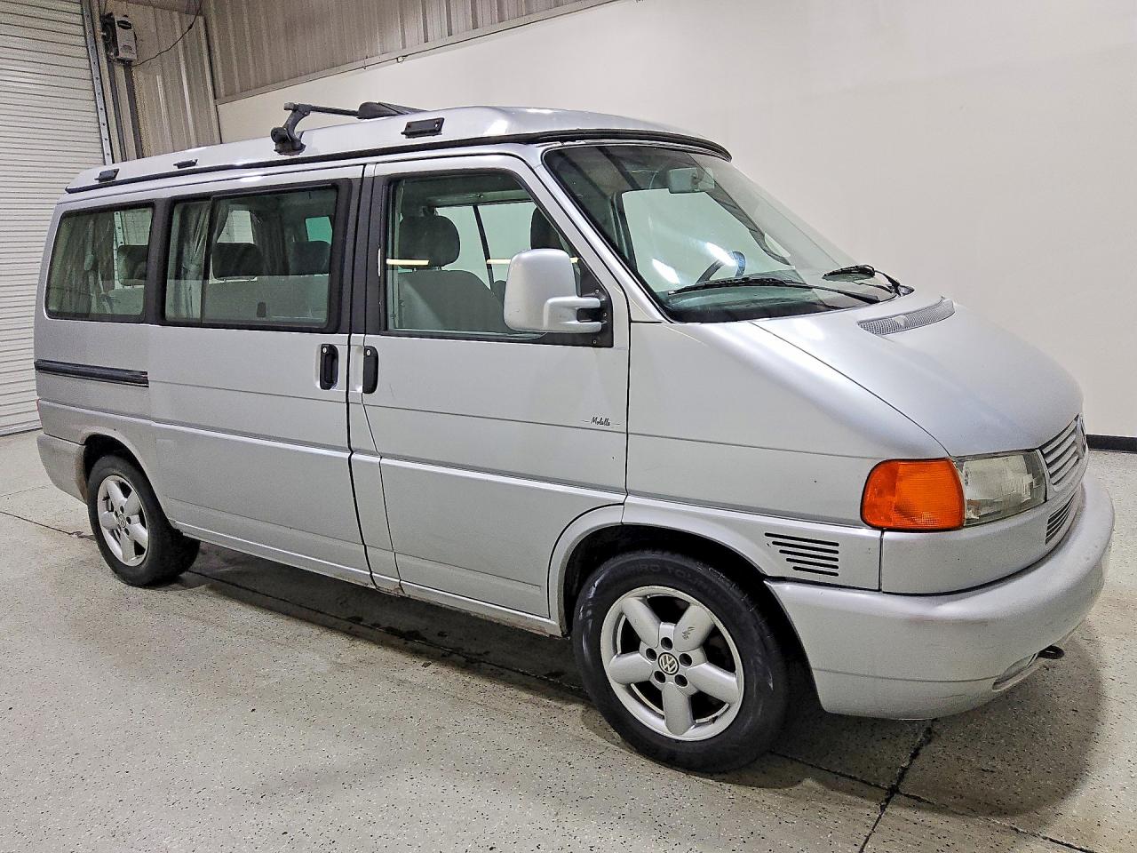 2002 Volkswagen Eurovan Mv Silver vin: WV2NB47012H017117