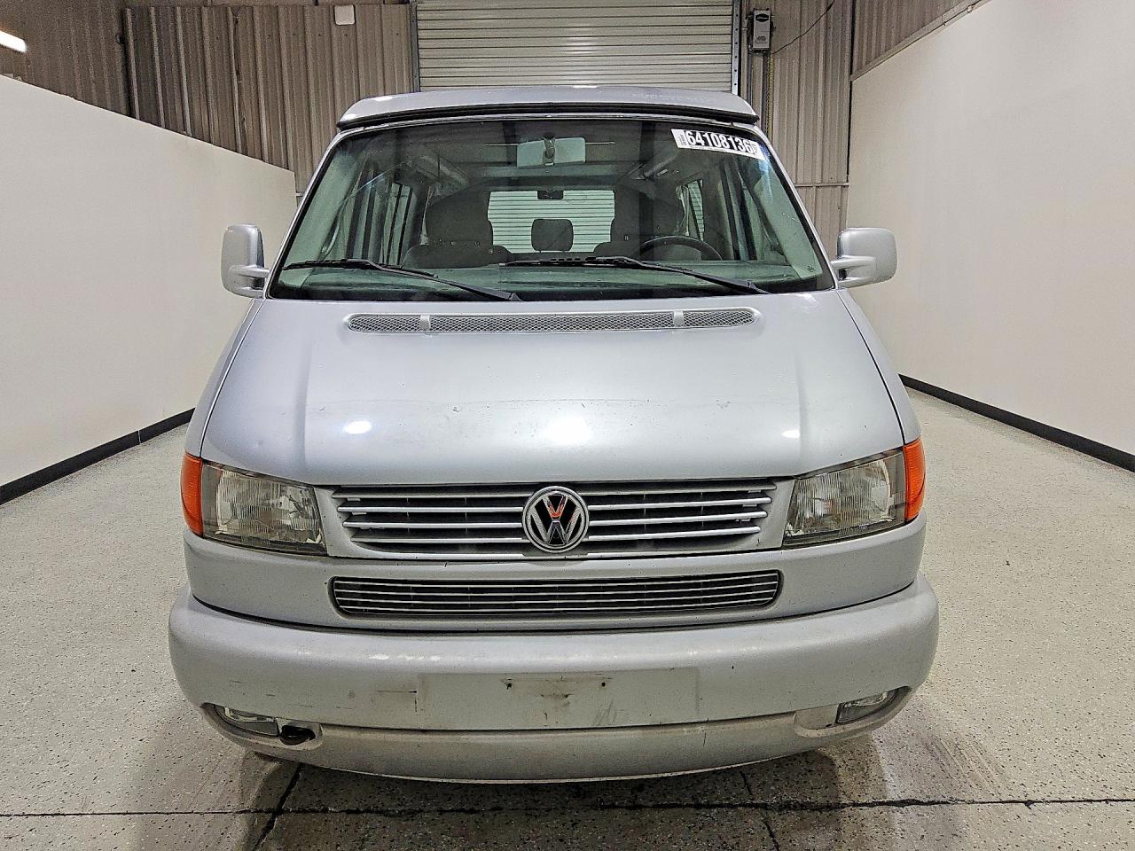 2002 Volkswagen Eurovan Mv Silver vin: WV2NB47012H017117