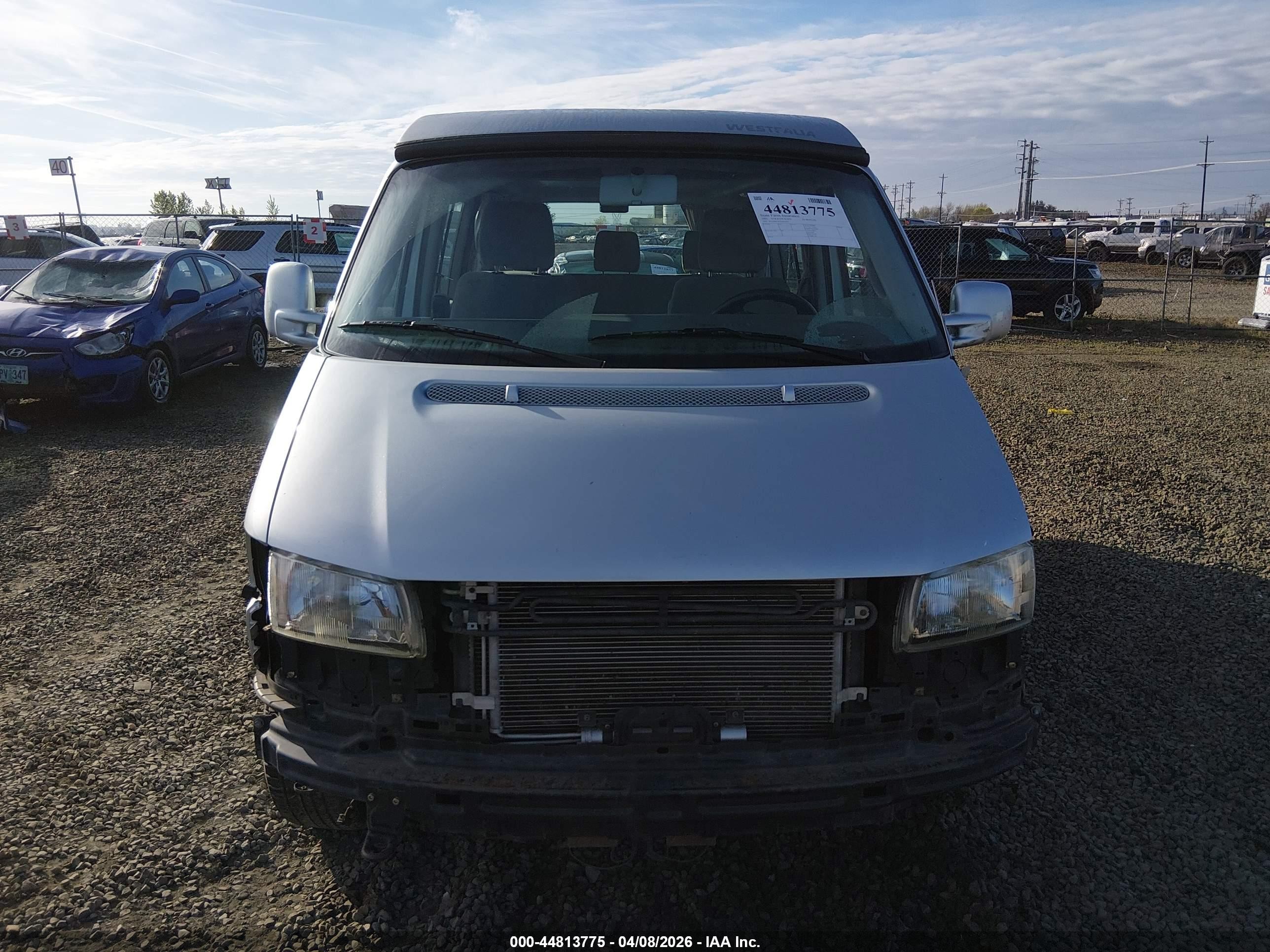 2002 Volkswagen Eurovan Mv Silver vin: WV2NB47032H022951