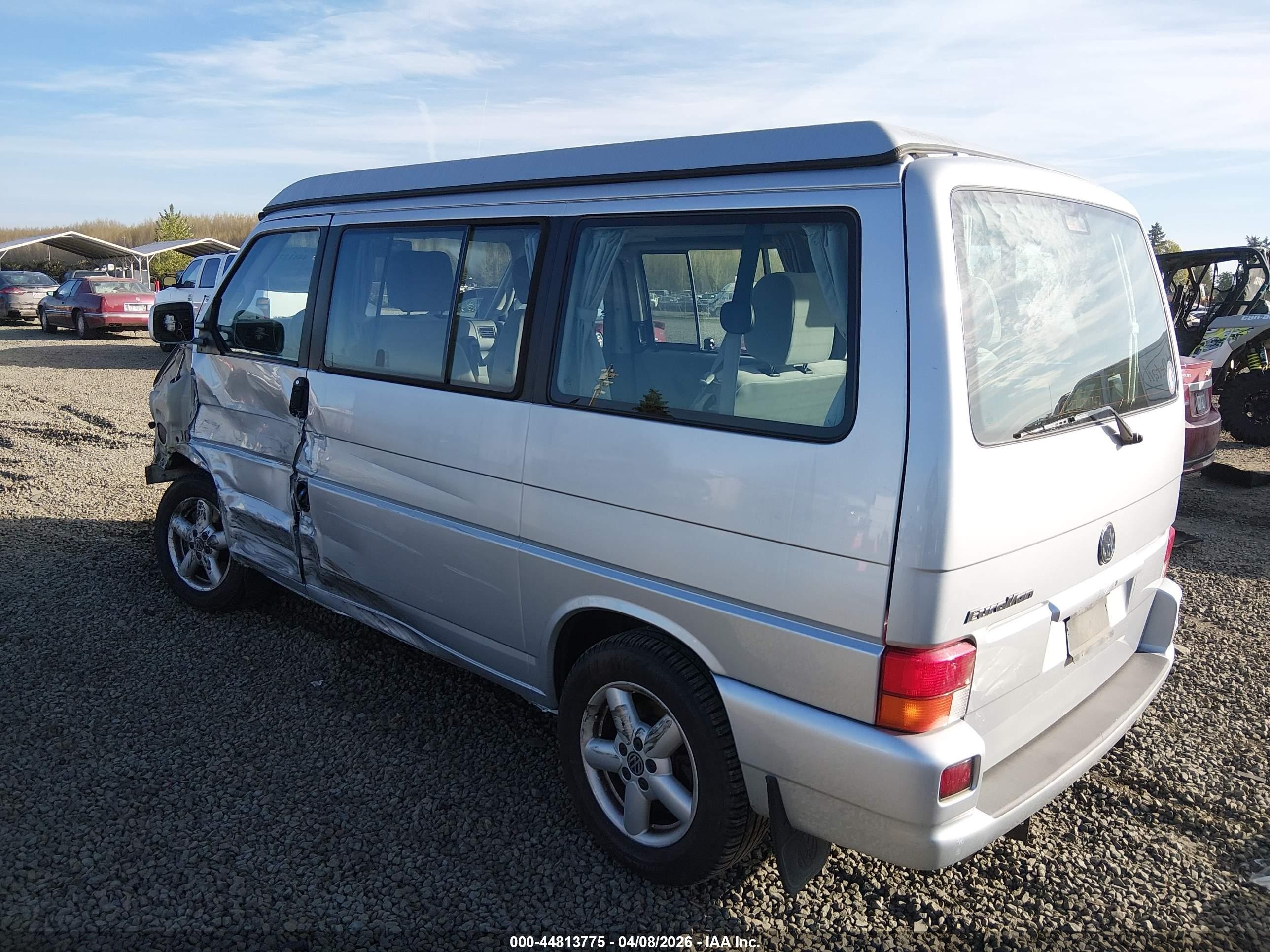 2002 Volkswagen Eurovan Mv Silver vin: WV2NB47032H022951